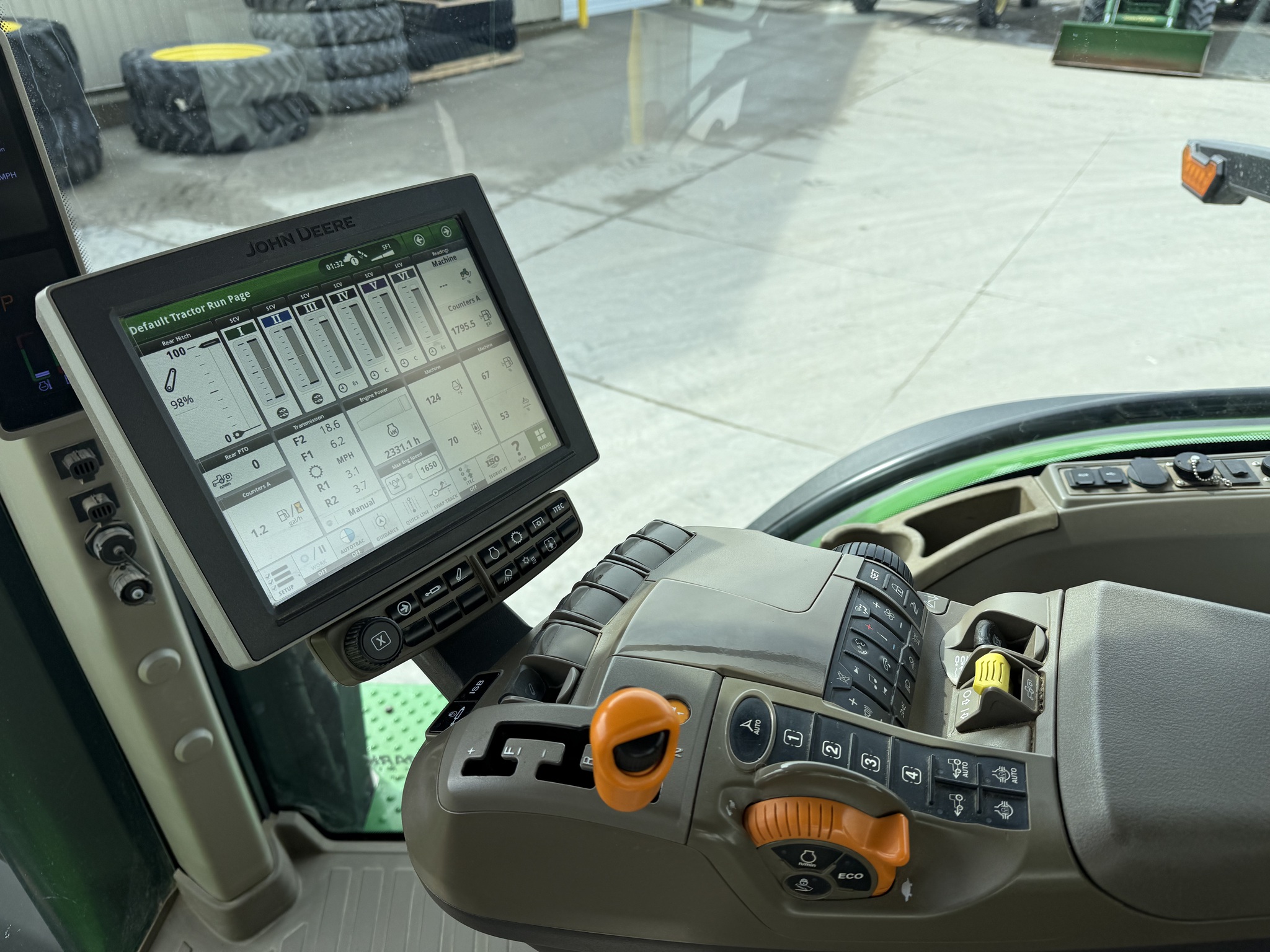 2023 John Deere 8R 370 Image 10