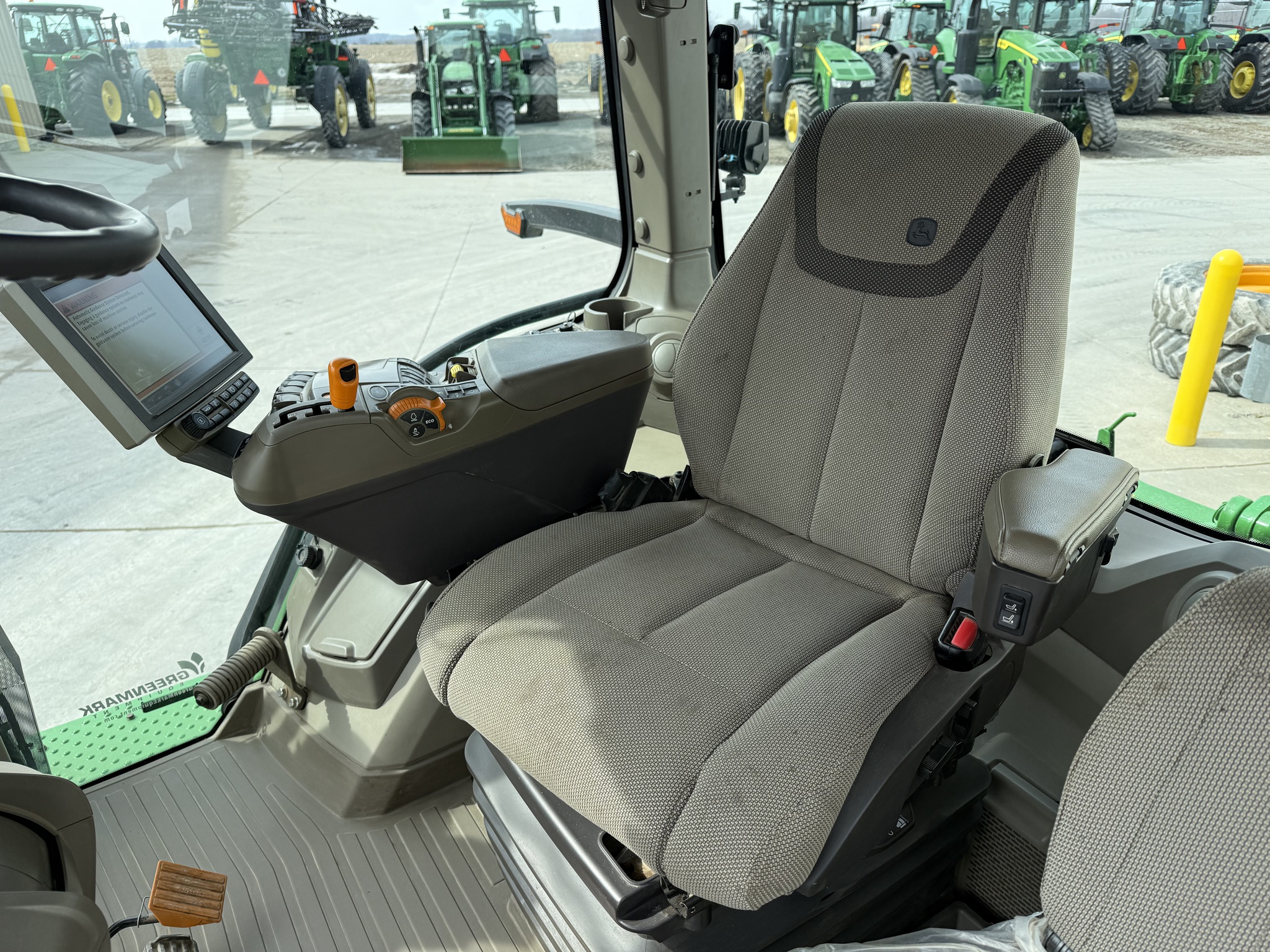 2023 John Deere 8R 370 Image 9