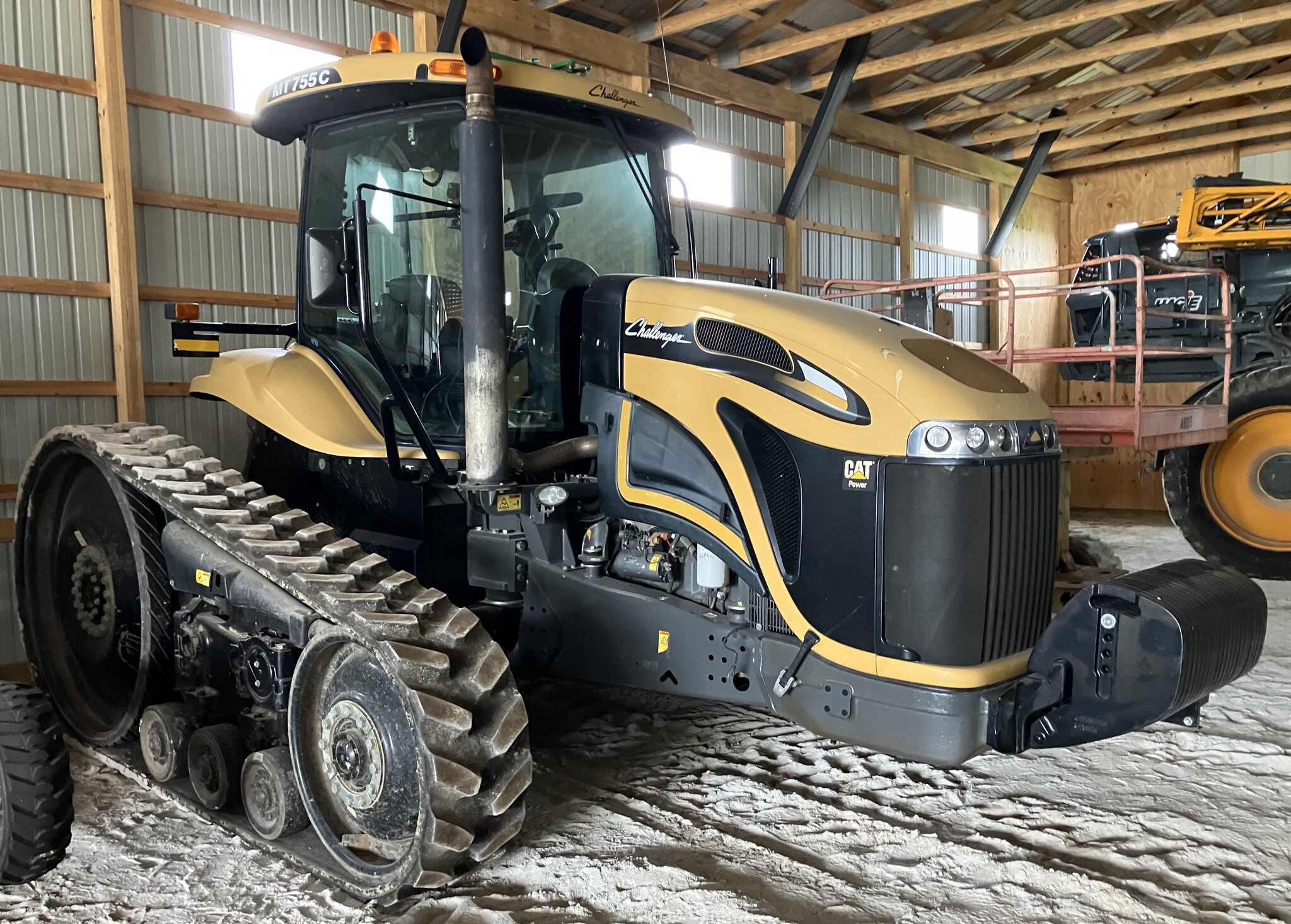 2010 Challenger MT755C Image 1