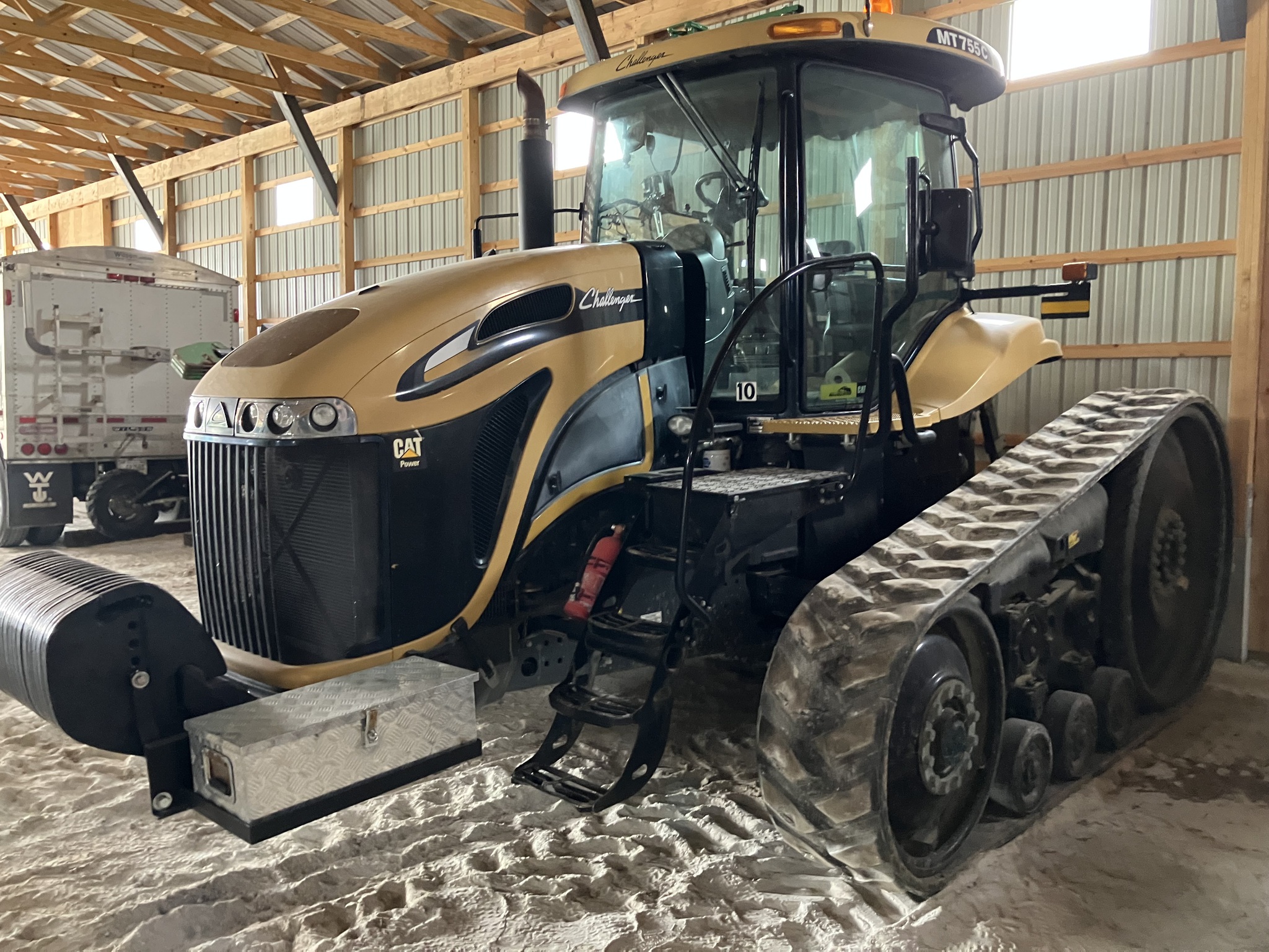 2010 Challenger MT755C Image 3