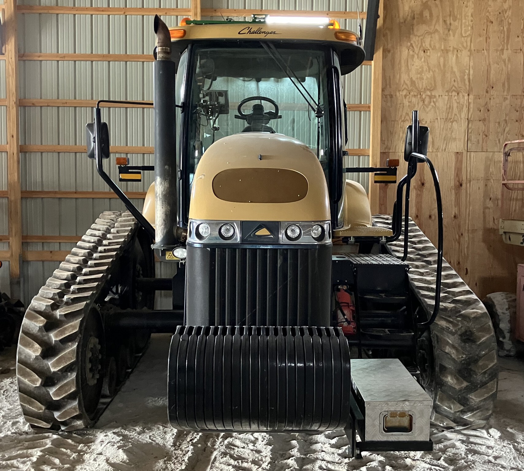 2010 Challenger MT755C Image 2