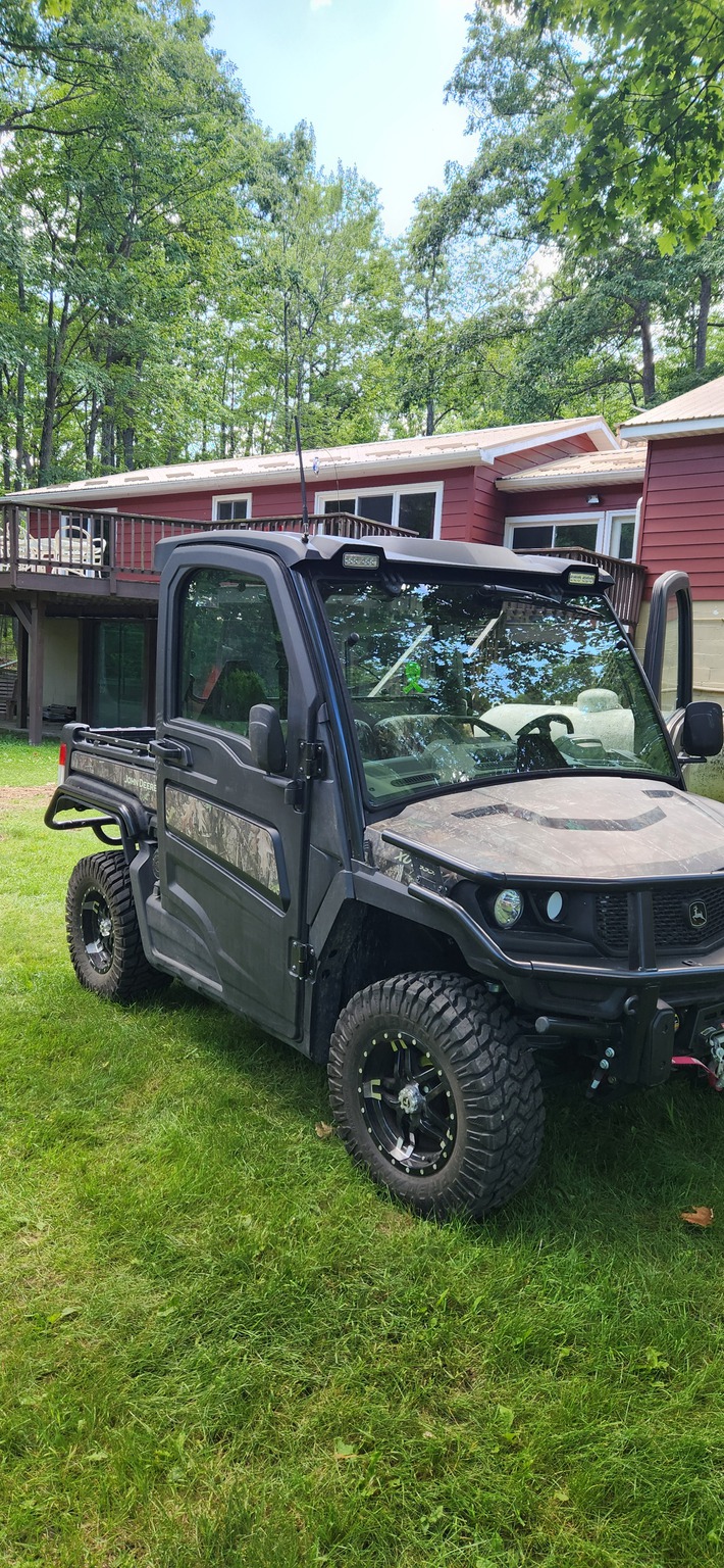 2023 John Deere XUV 835R