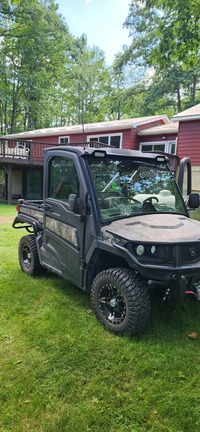 Photo of 2023 John Deere XUV 835R