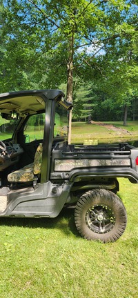 Photo of 2023 John Deere XUV 835R