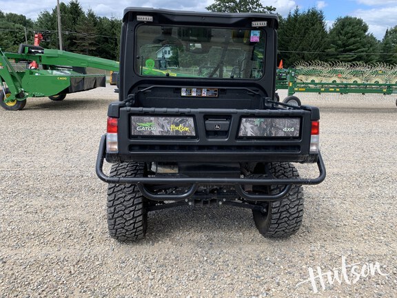 Photo of 2023 John Deere XUV 835R