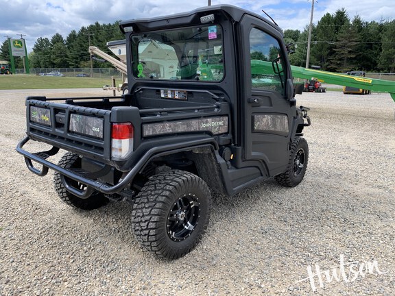 Photo of 2023 John Deere XUV 835R