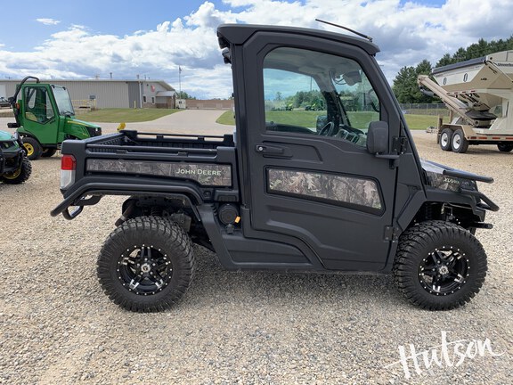 Photo of 2023 John Deere XUV 835R
