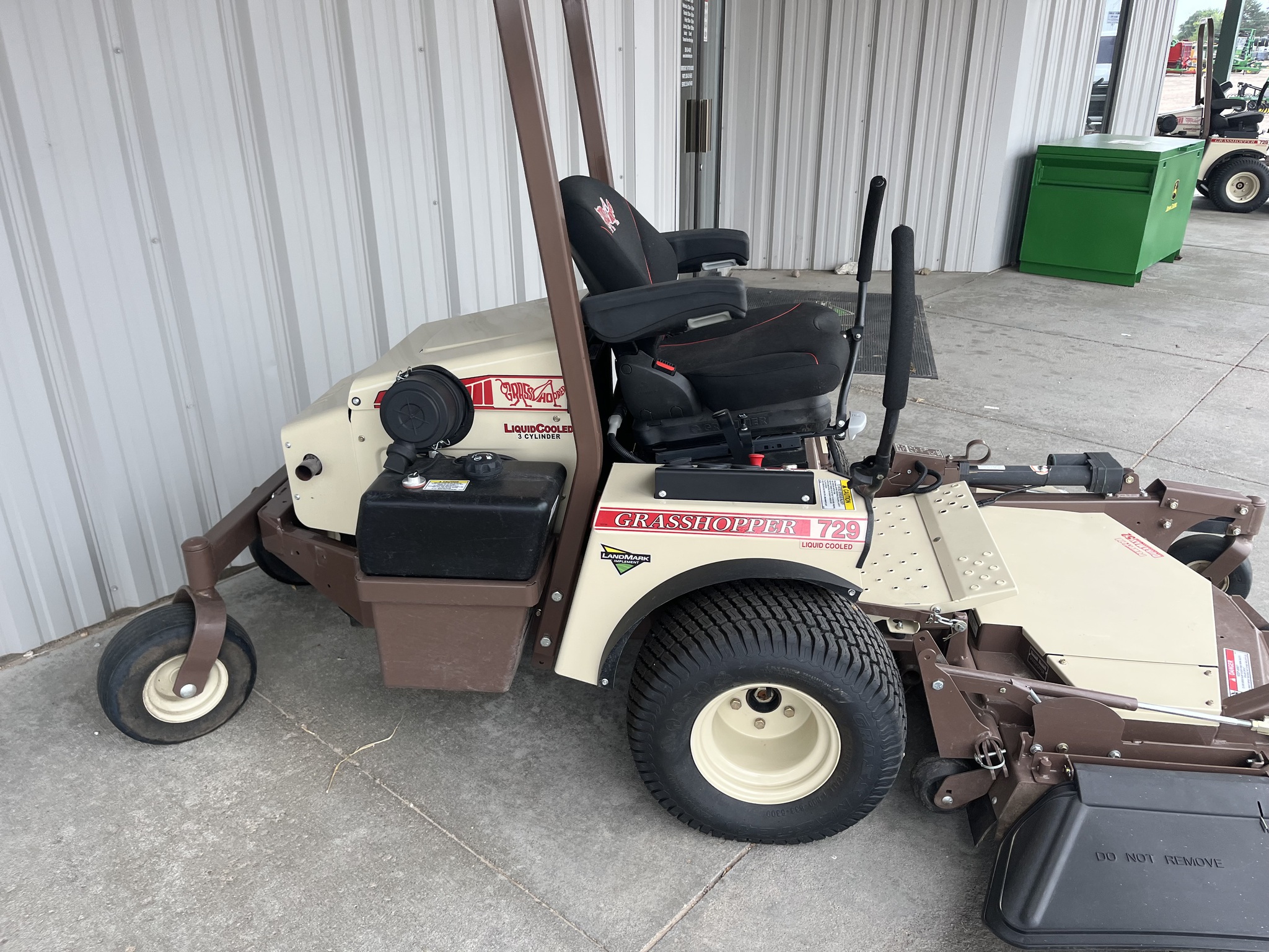 2024 Grasshopper 729T Image 4