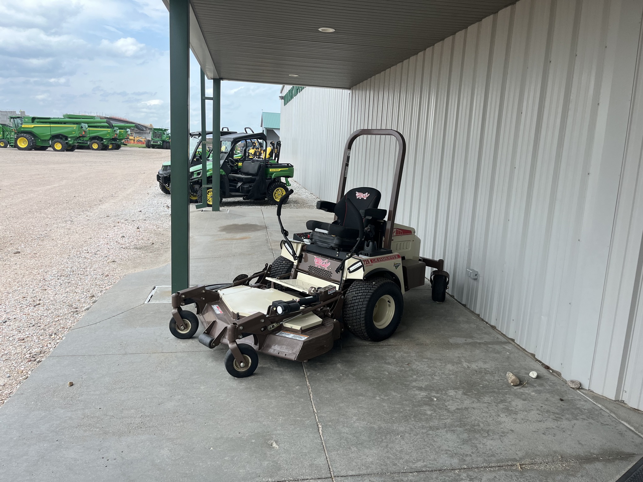 2024 Grasshopper 729T Image 6