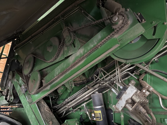 Used 2000 John Deere 9450 Combines at Koenig Equipment in Anna, OH - Photo11