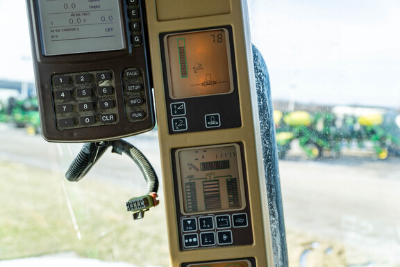 Used 2000 John Deere 9450 Combines at Koenig Equipment in Anna, OH - Photo42