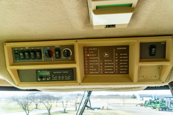 Used 2000 John Deere 9450 Combines at Koenig Equipment in Anna, OH - Photo44