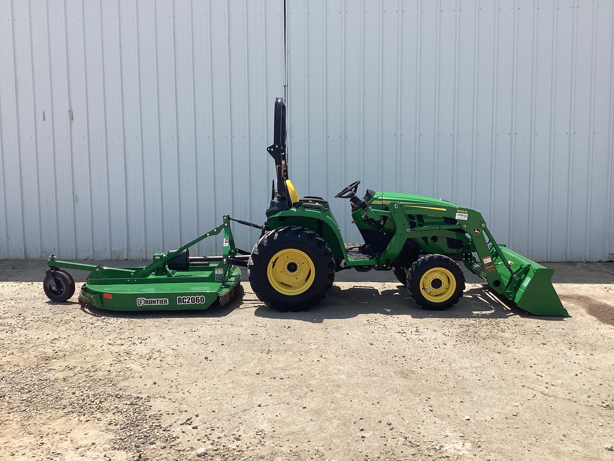 2022 John Deere 3025E Image 5