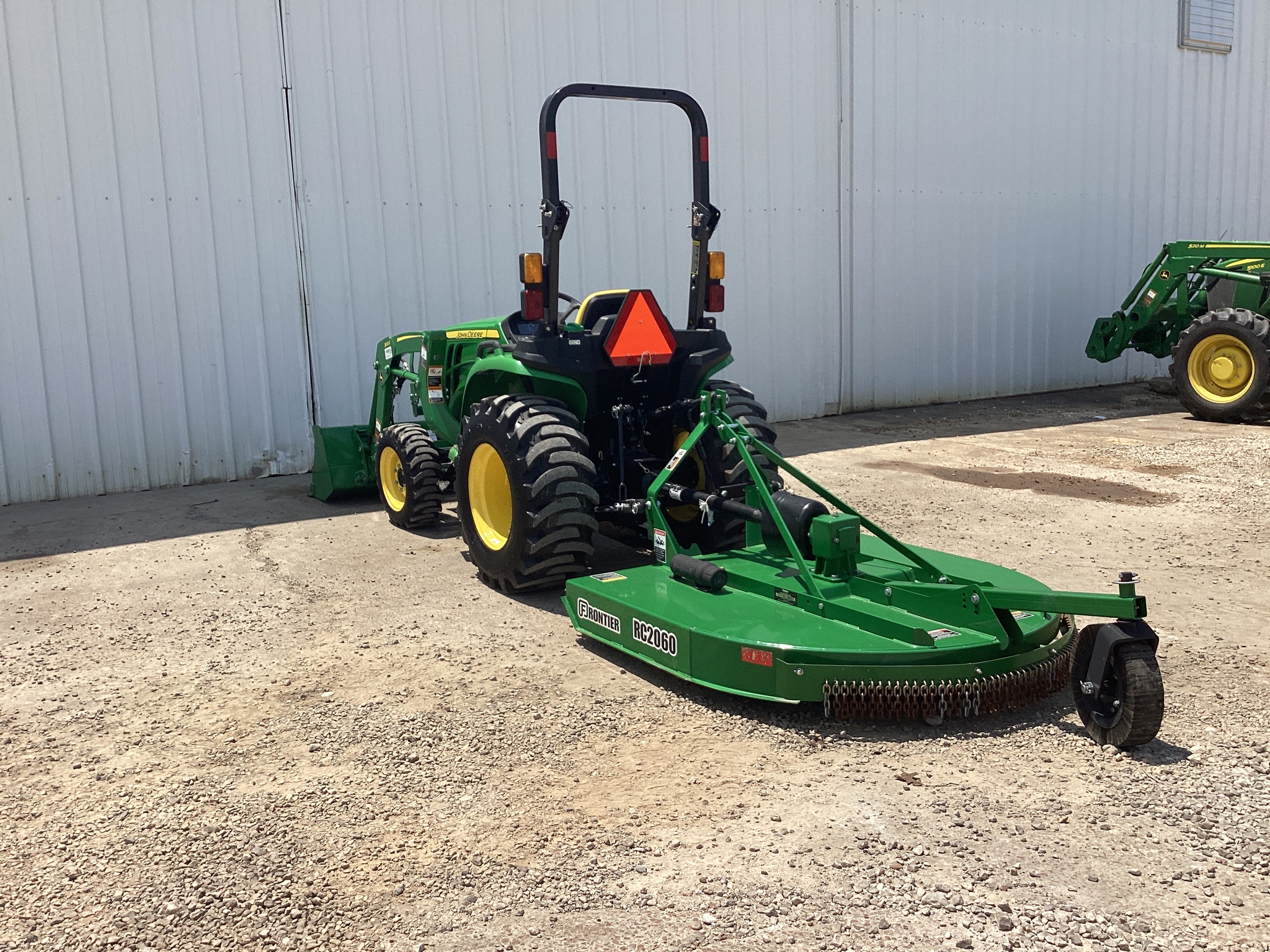 2022 John Deere 3025E Image 15