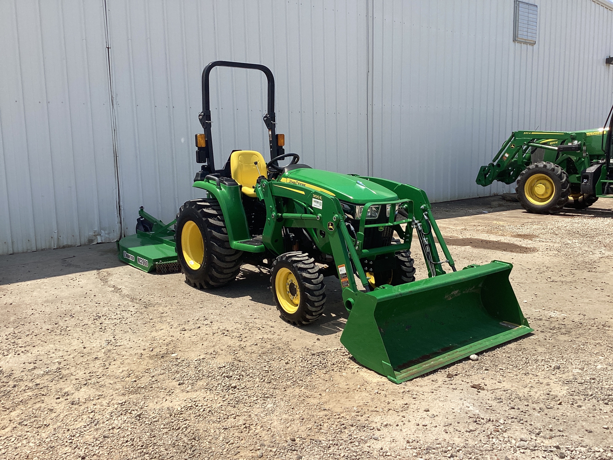 2022 John Deere 3025E Image 10