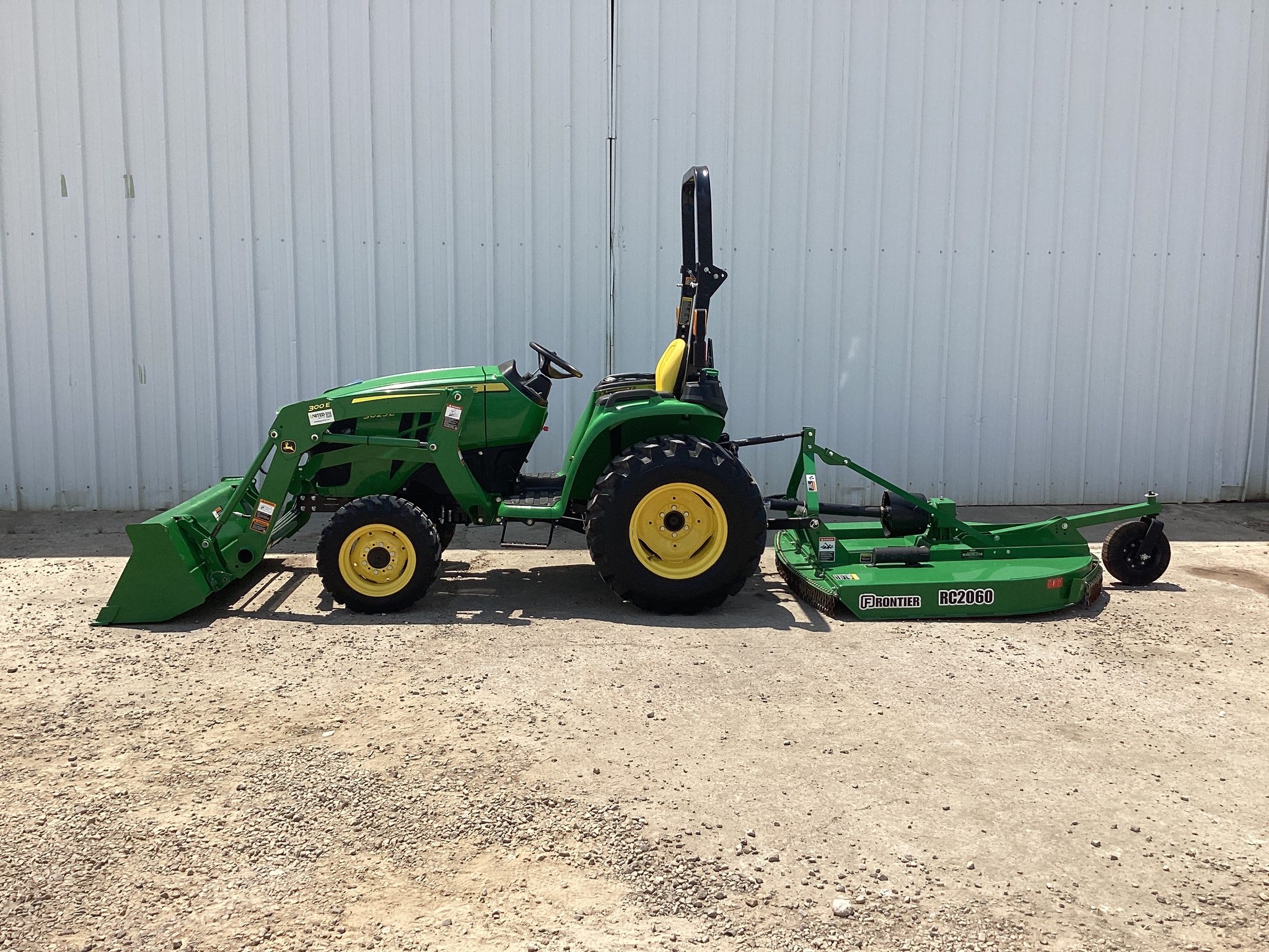 2022 John Deere 3025E Image 1