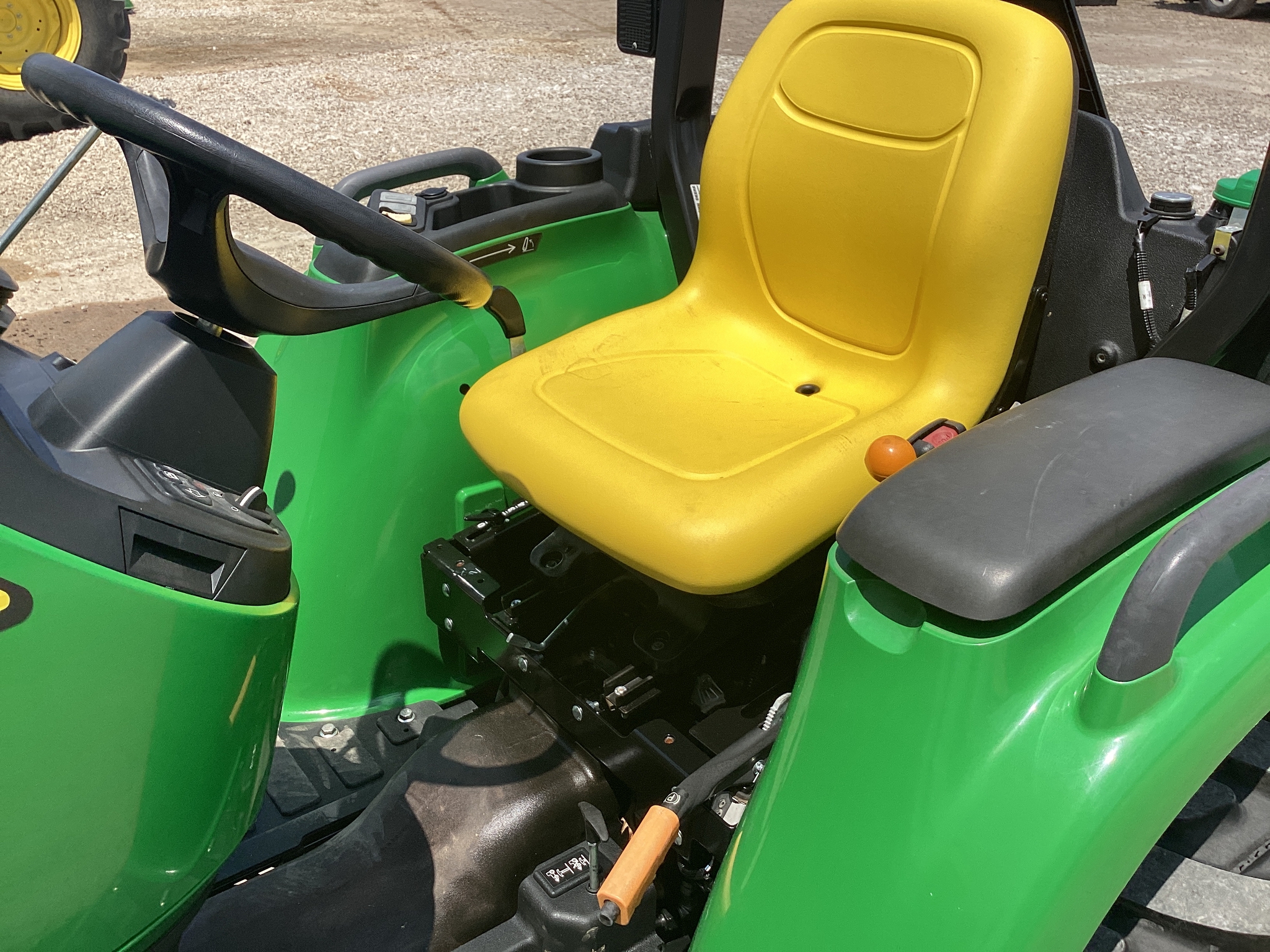 2022 John Deere 3025E Image 22