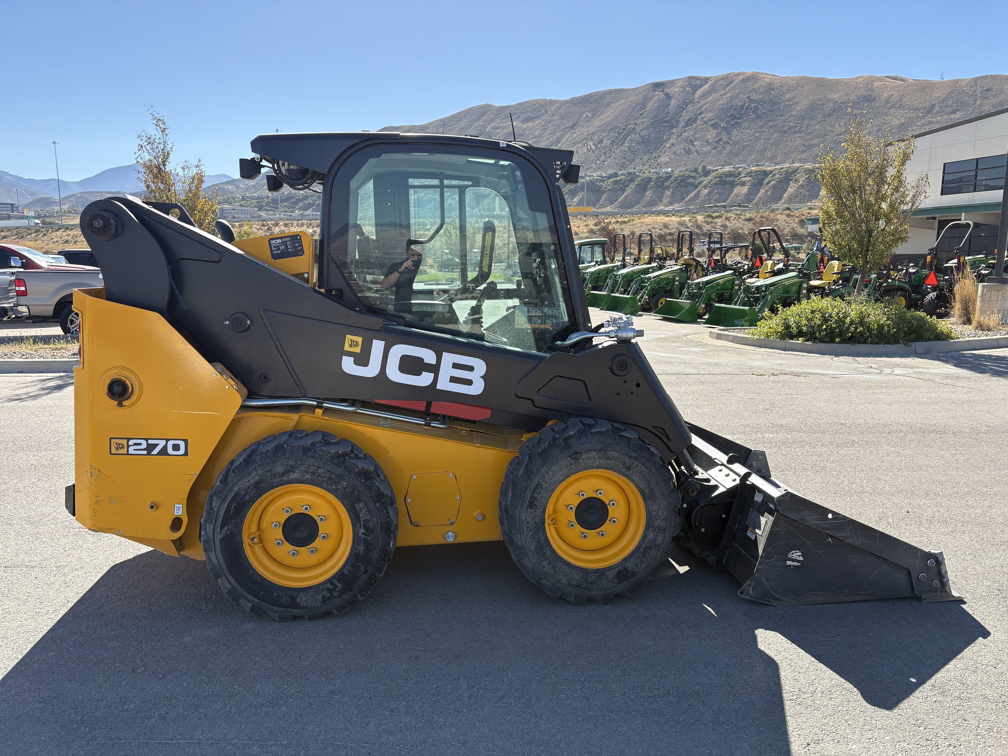 2024 JCB 270 Image 6