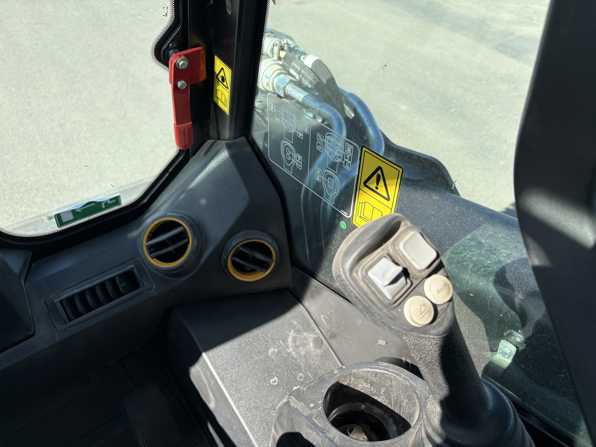 2024 JCB 270 Image 23