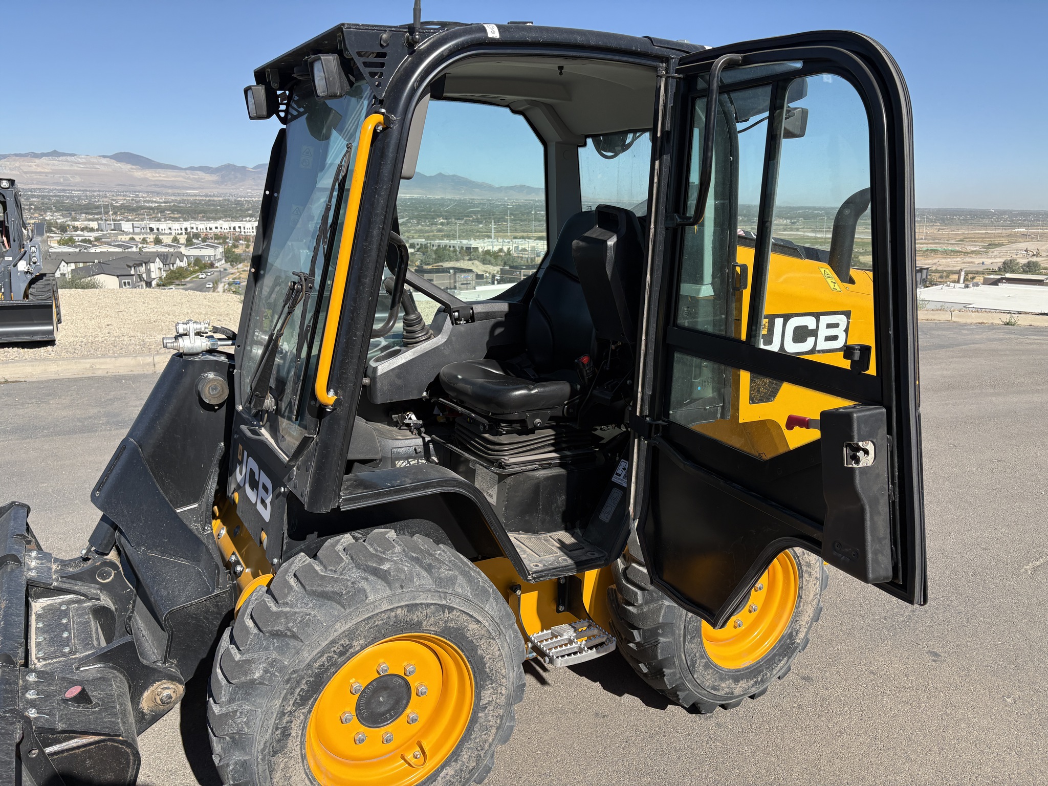 2024 JCB 270 Image 17