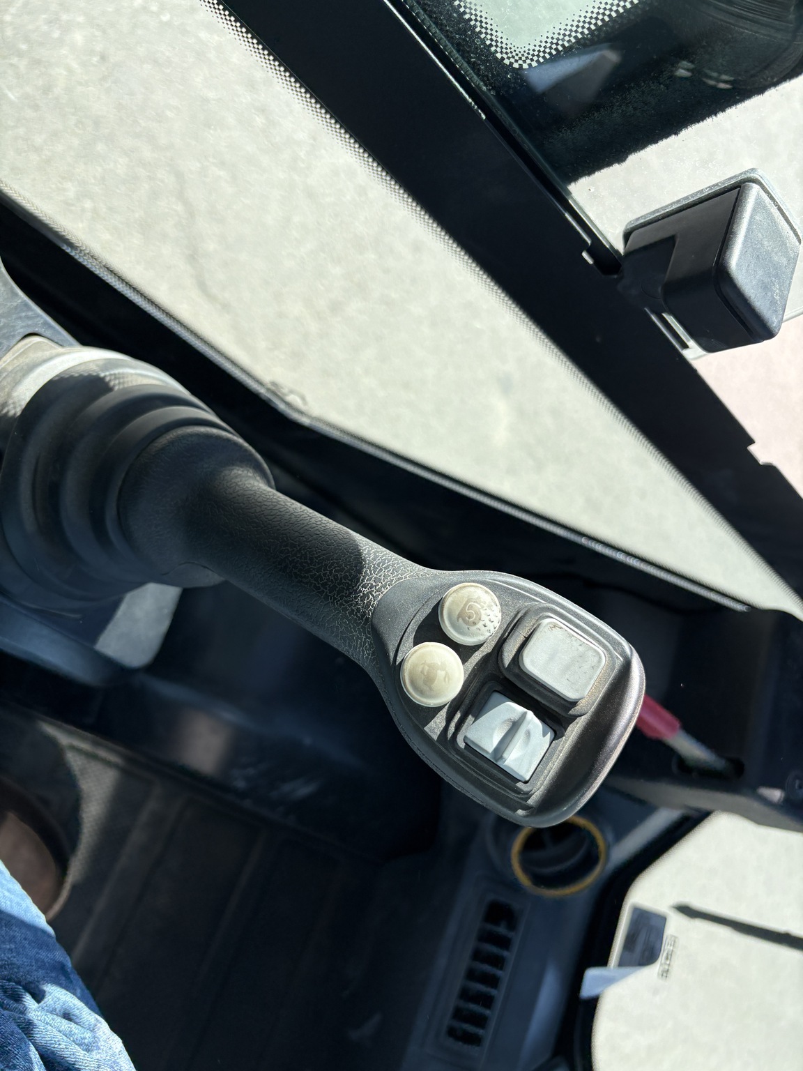 2024 JCB 270 Image 24