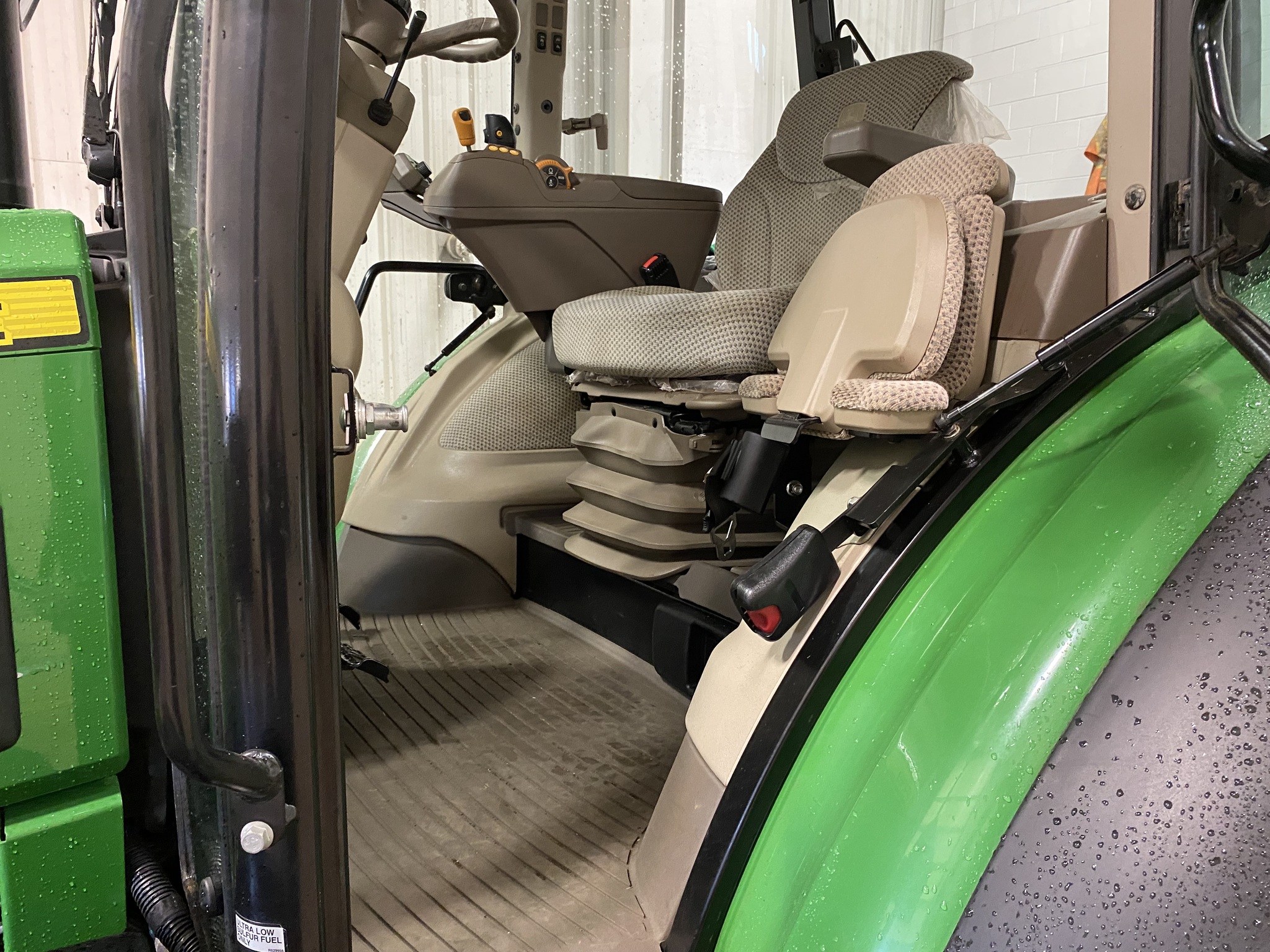 2019 John Deere 5125R Image 18