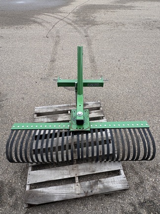Used 2022 John Deere LR2060L Compact Utility Tractor Attachments at Horizon Ag & Turf in Edmonton South, AB - Photo3
