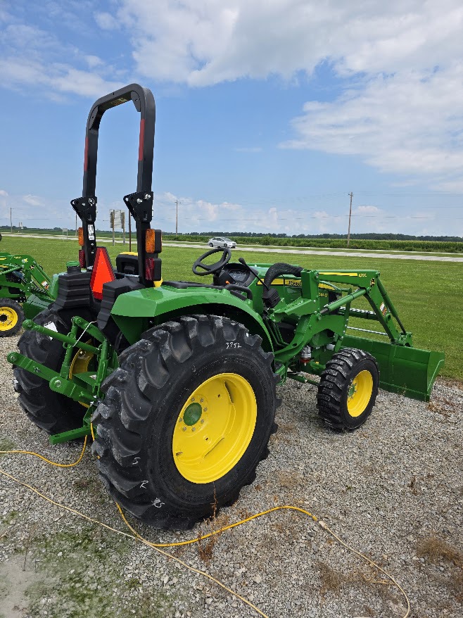 2025 John Deere 4044M Image 3