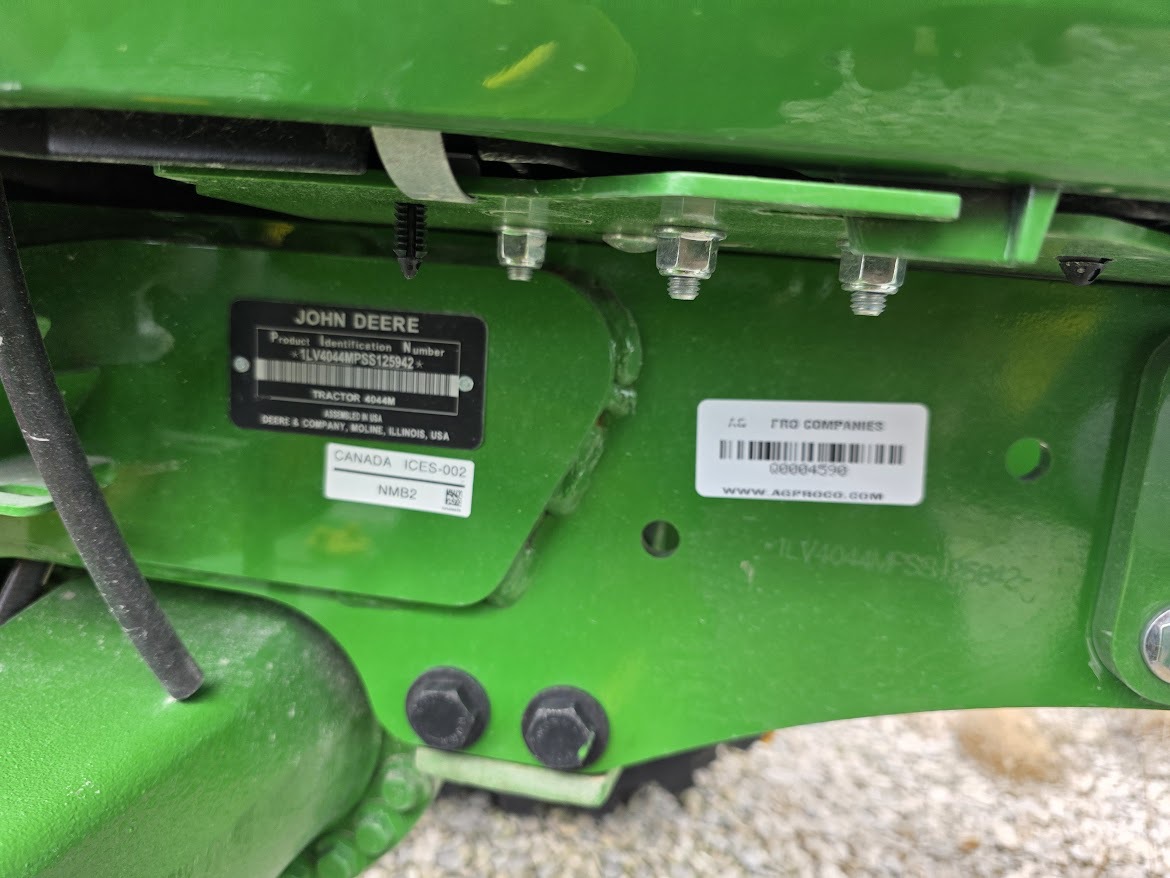 2025 John Deere 4044M Image 10
