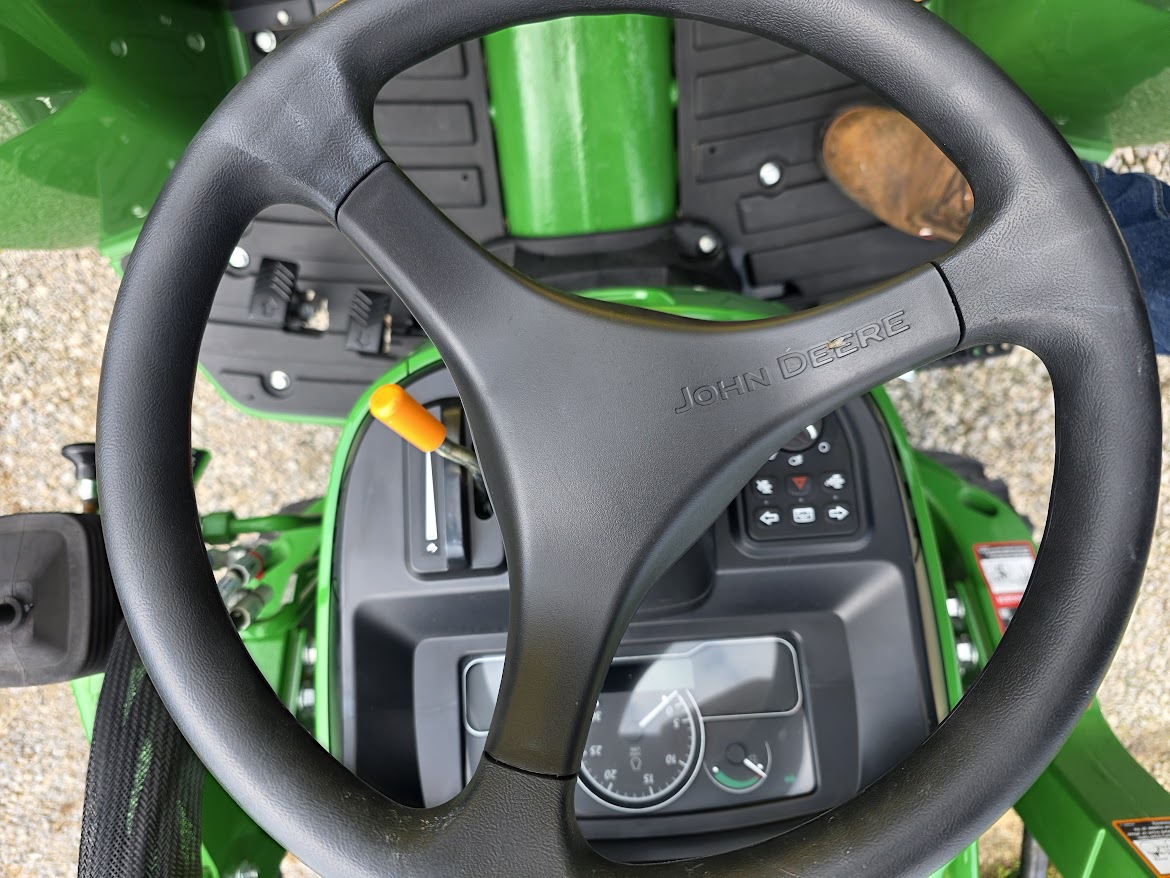 2025 John Deere 4044M Image 6