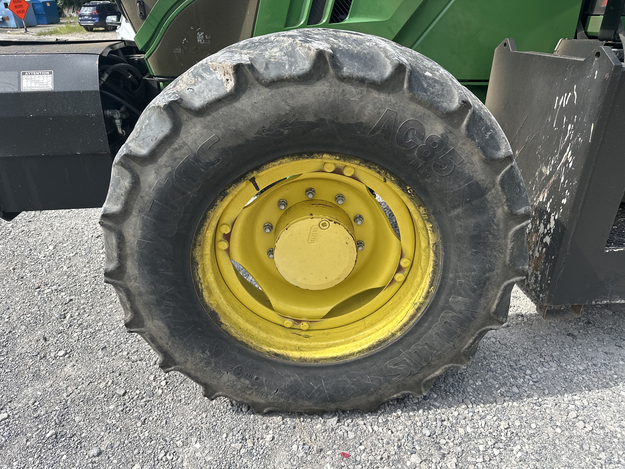 2017 John Deere 6145M Image 11