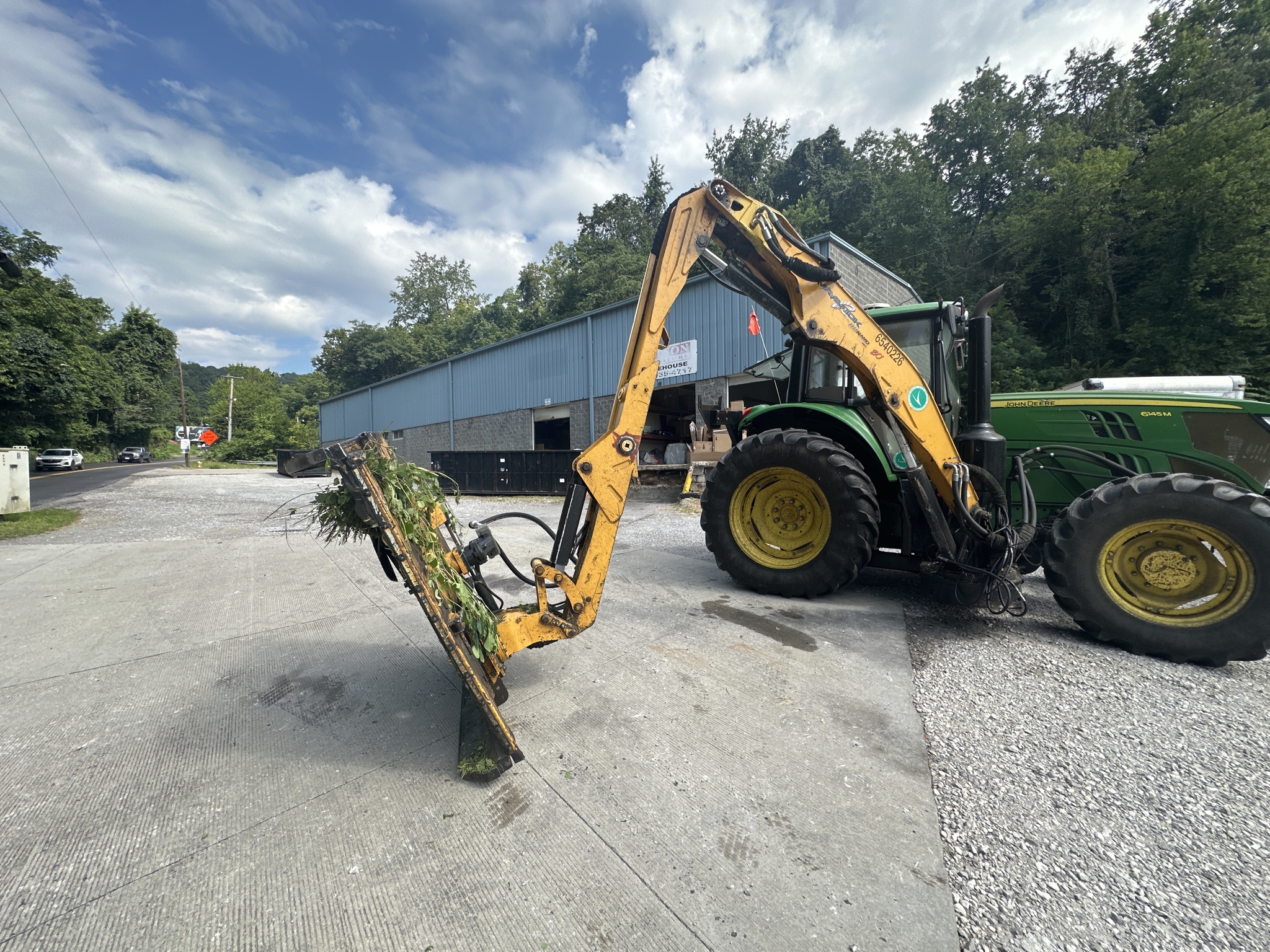 2017 John Deere 6145M Image 30