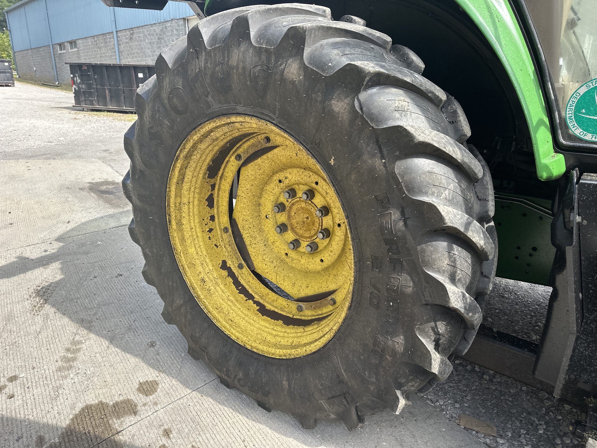 2017 John Deere 6145M Image 14