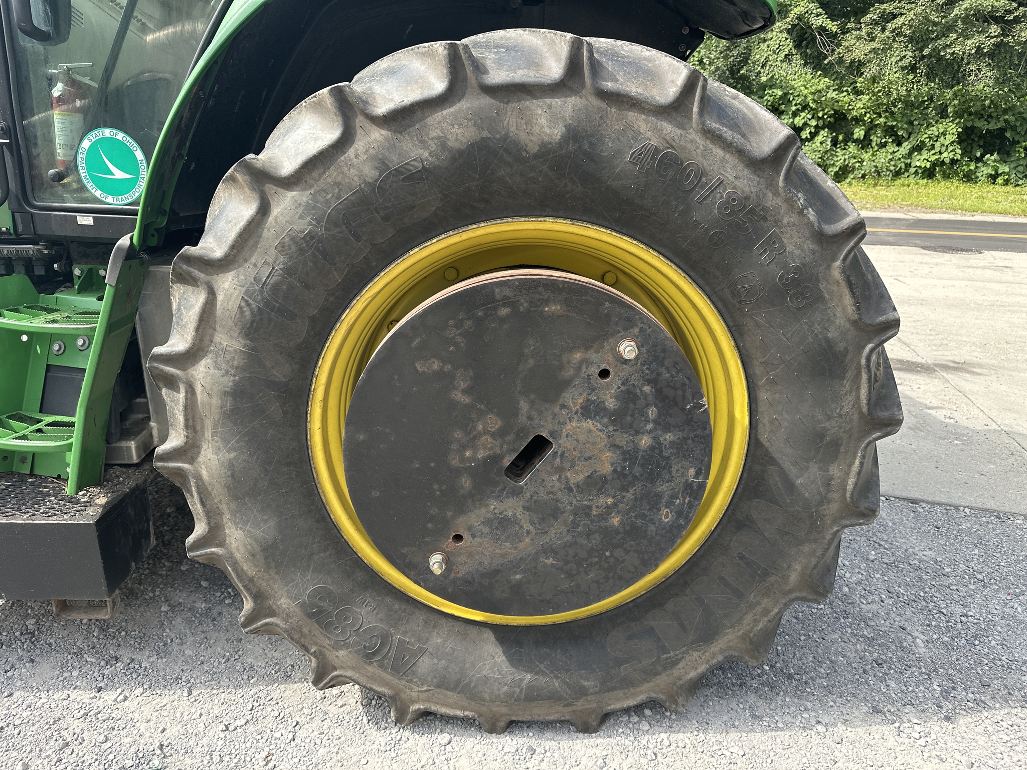 2017 John Deere 6145M Image 9