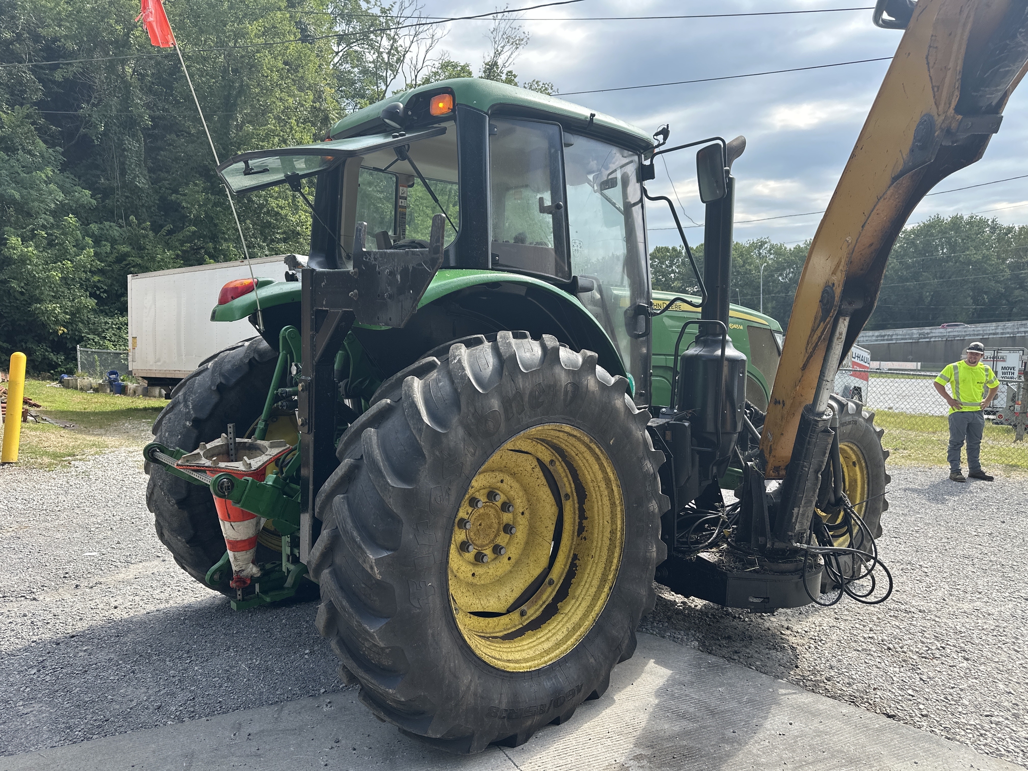 2017 John Deere 6145M Image 5