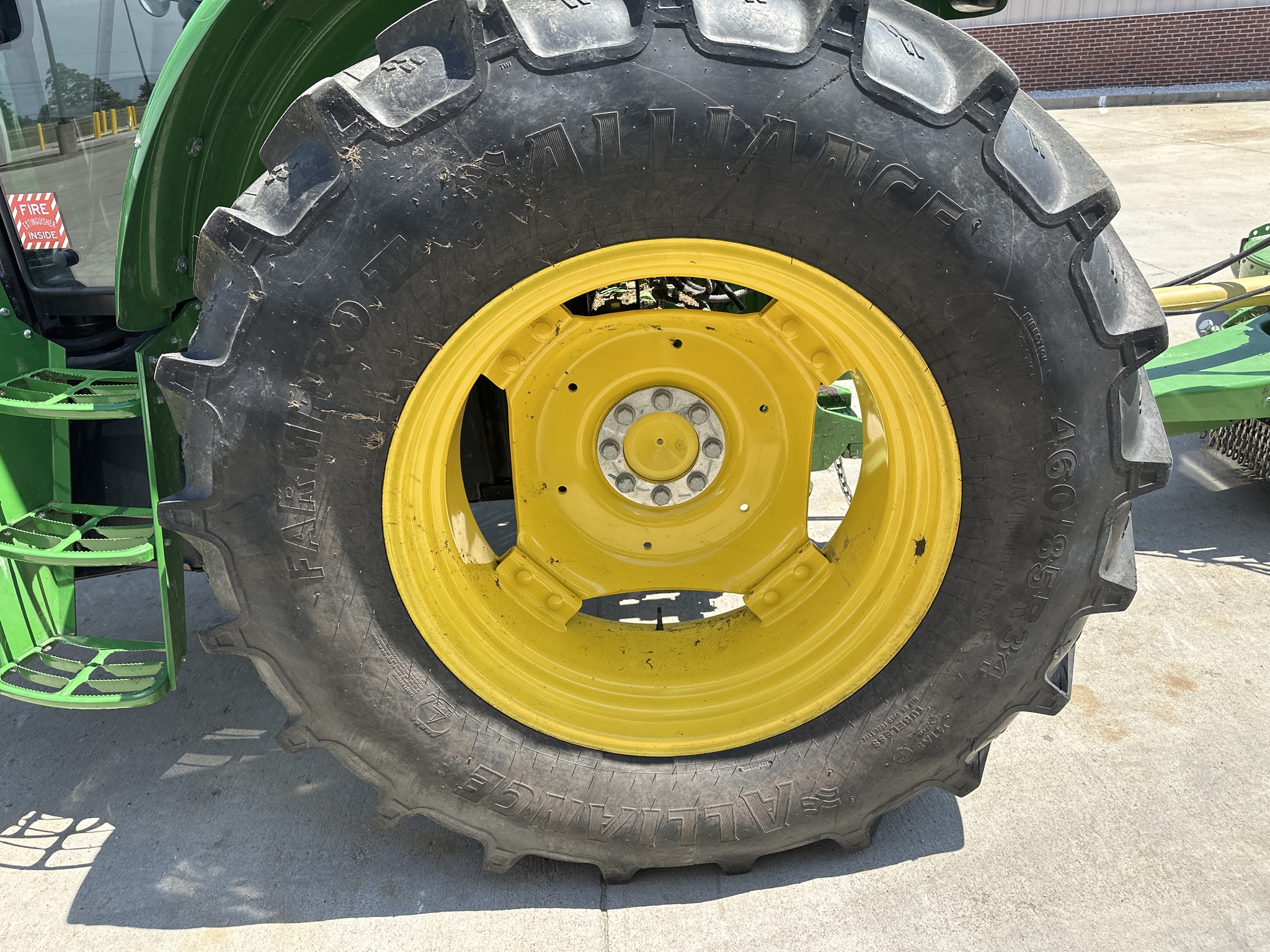 2023 John Deere 6120E Image 13