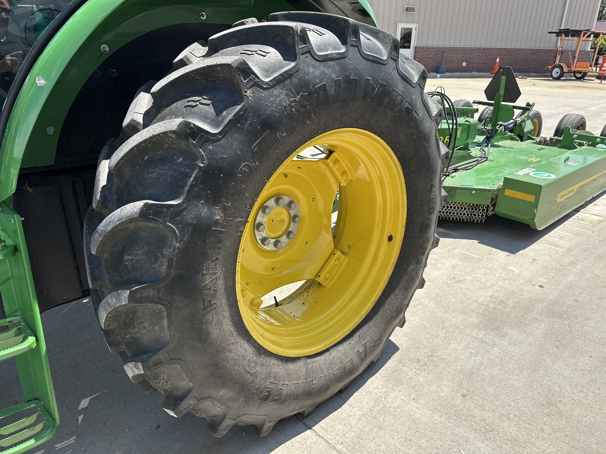 2023 John Deere 6120E Image 14