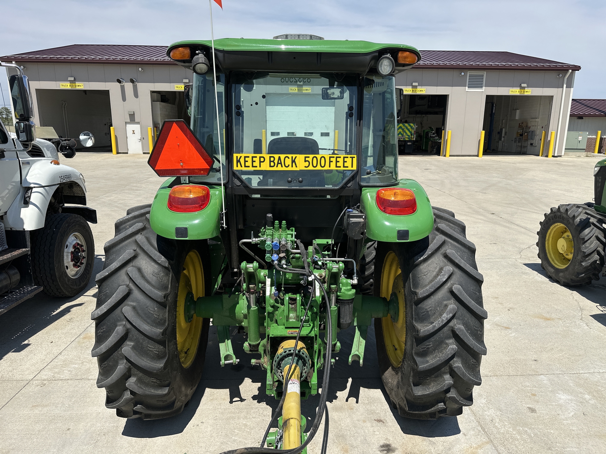 2023 John Deere 6120E Image 4