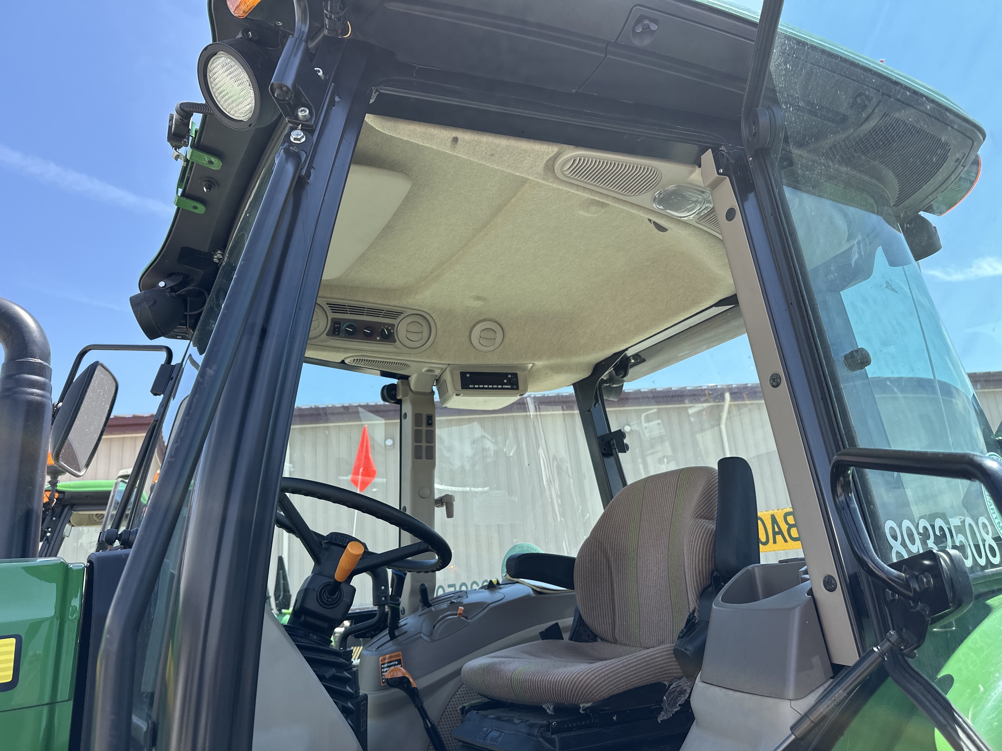 2023 John Deere 6120E Image 25