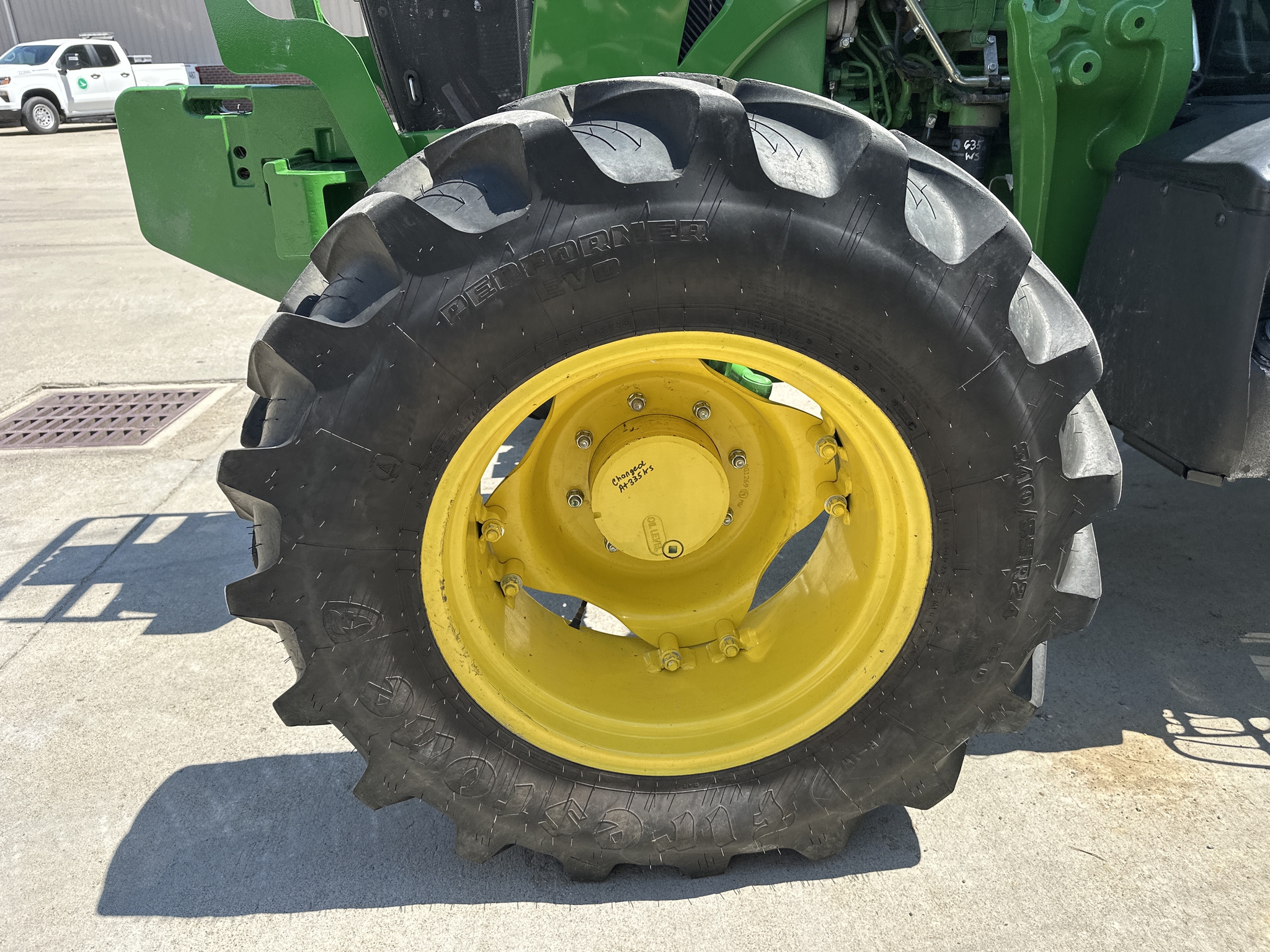 2023 John Deere 6120E Image 15