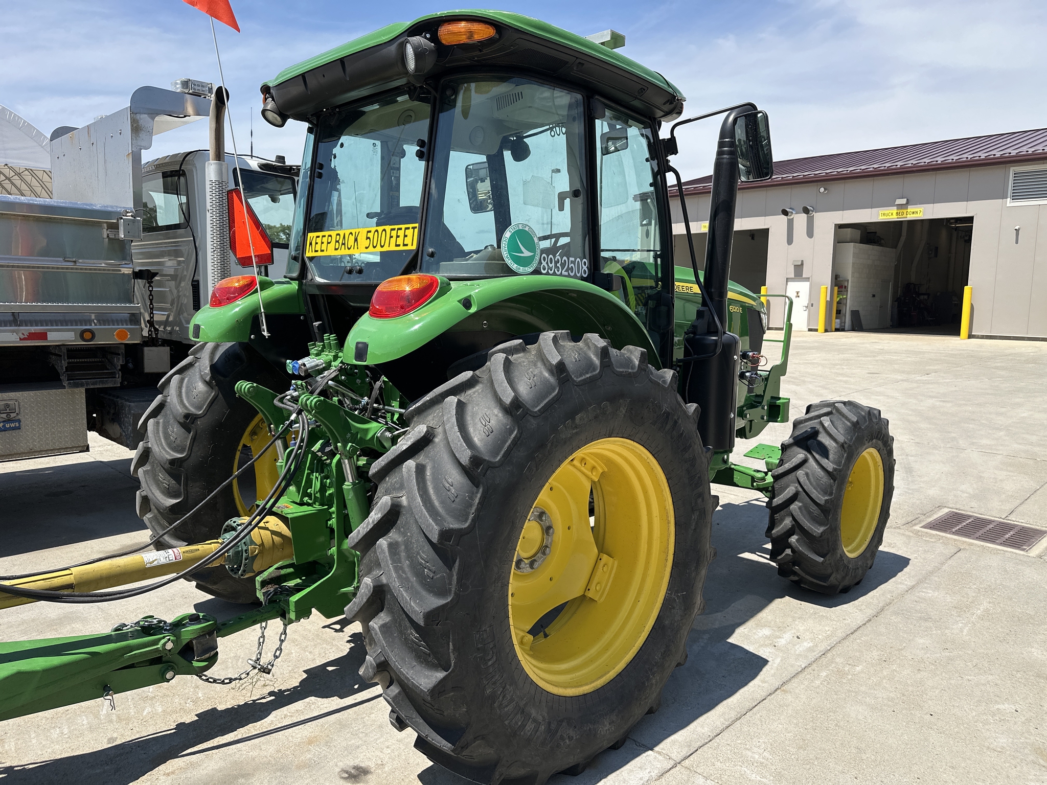 2023 John Deere 6120E Image 5