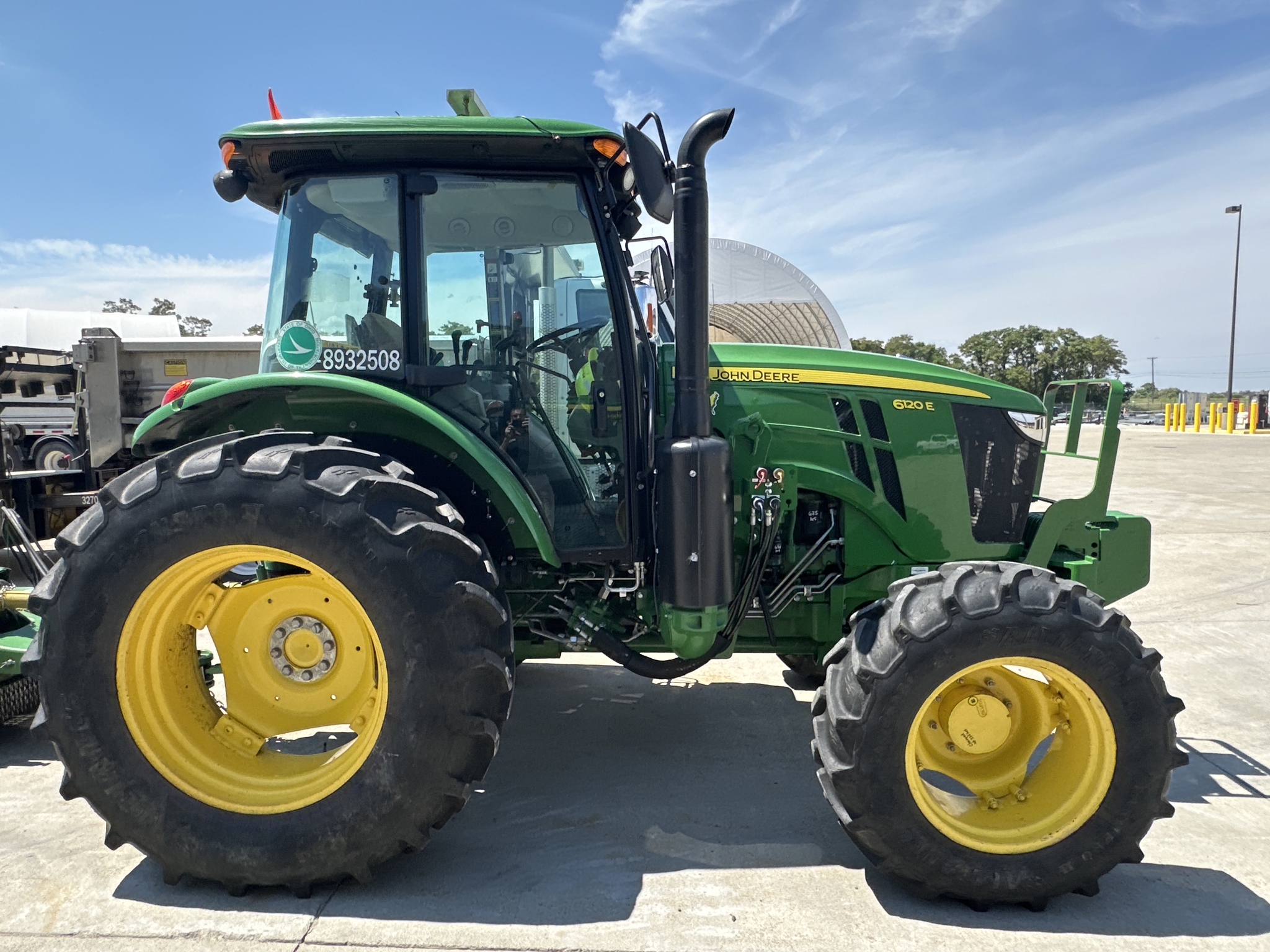 2023 John Deere 6120E Image 6