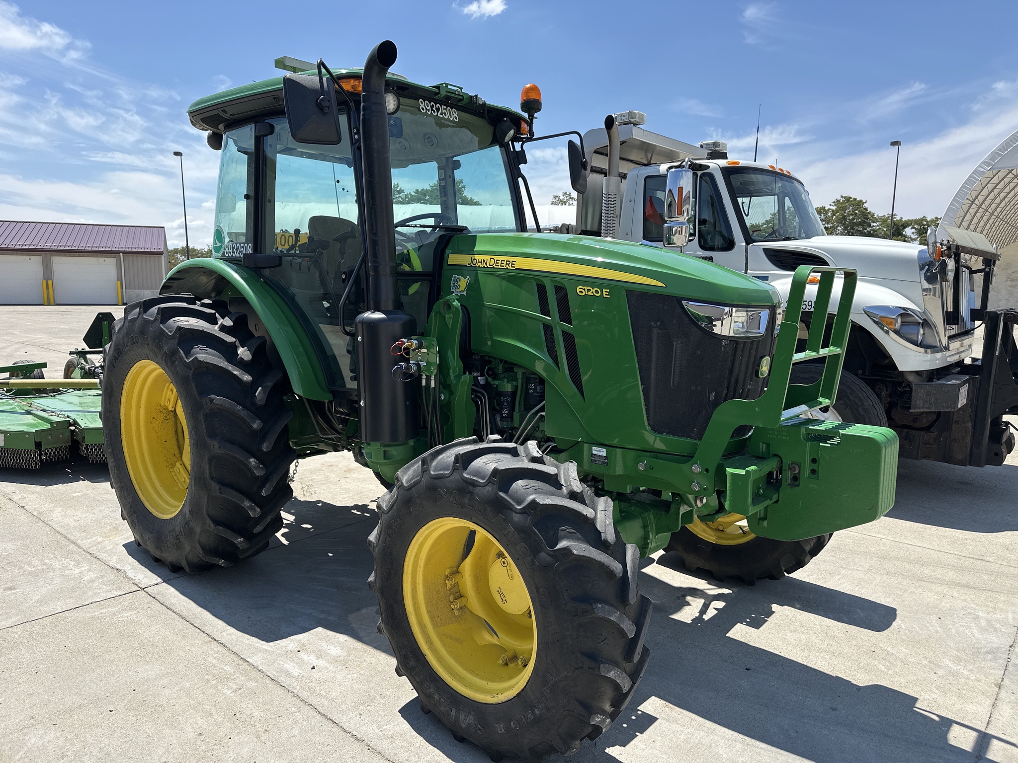 2023 John Deere 6120E Image 7