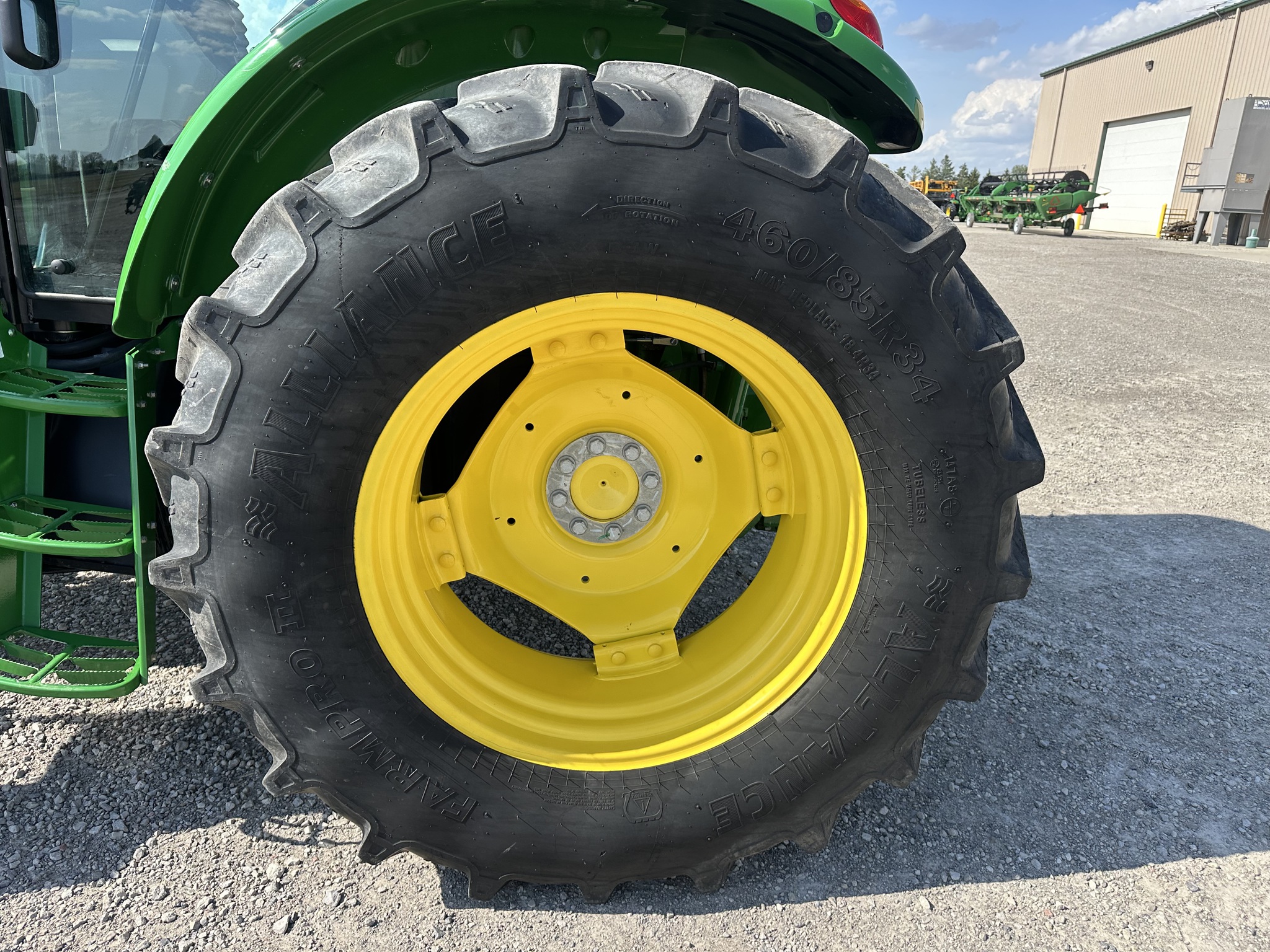 2023 John Deere 6120E Image 14