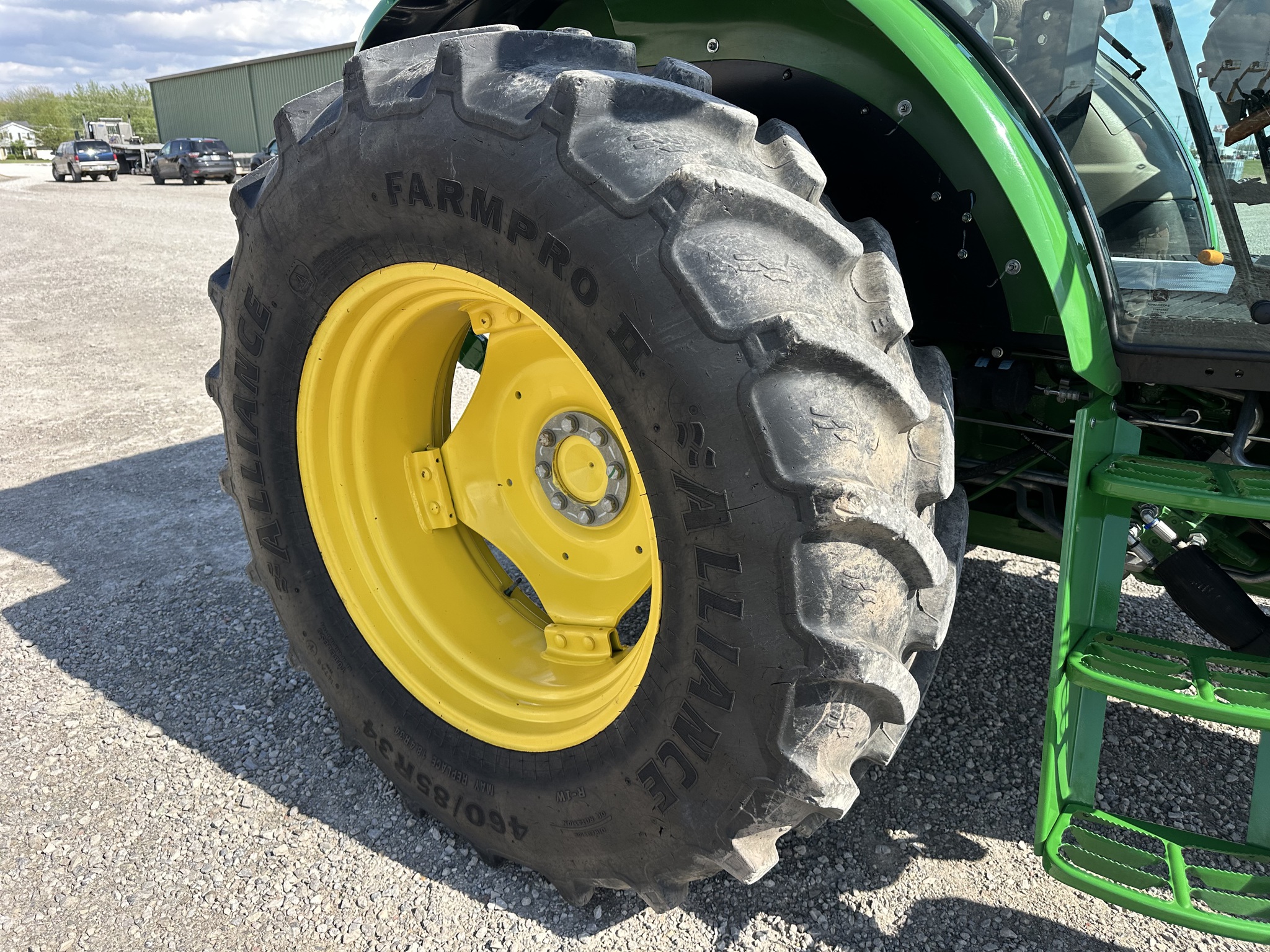 2023 John Deere 6120E Image 9