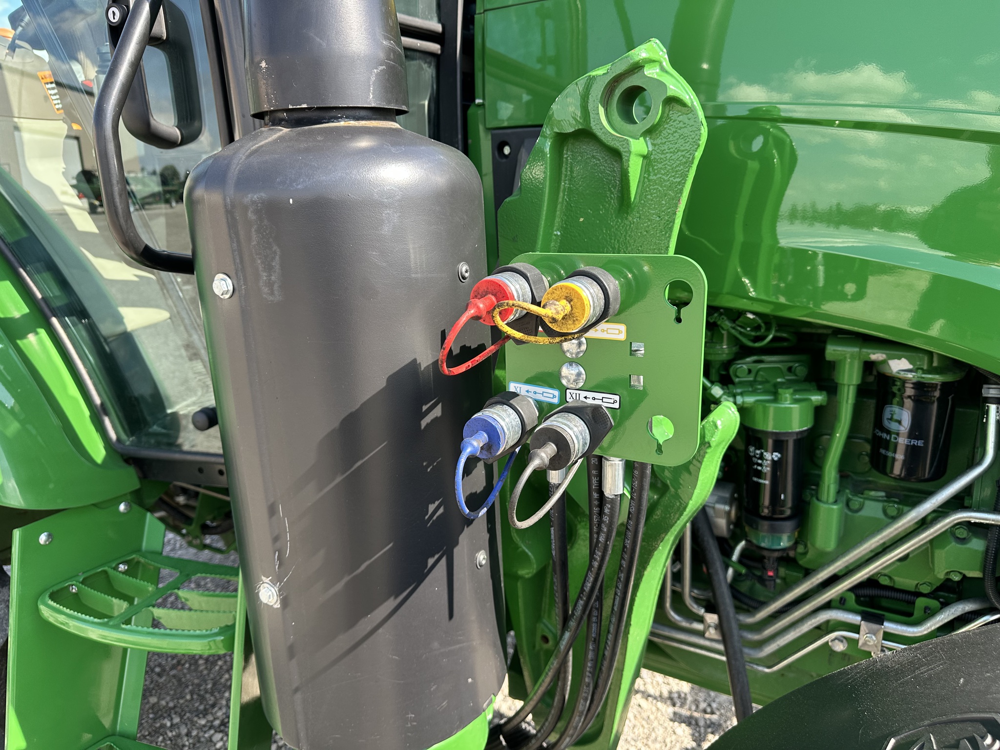 2023 John Deere 6120E Image 21