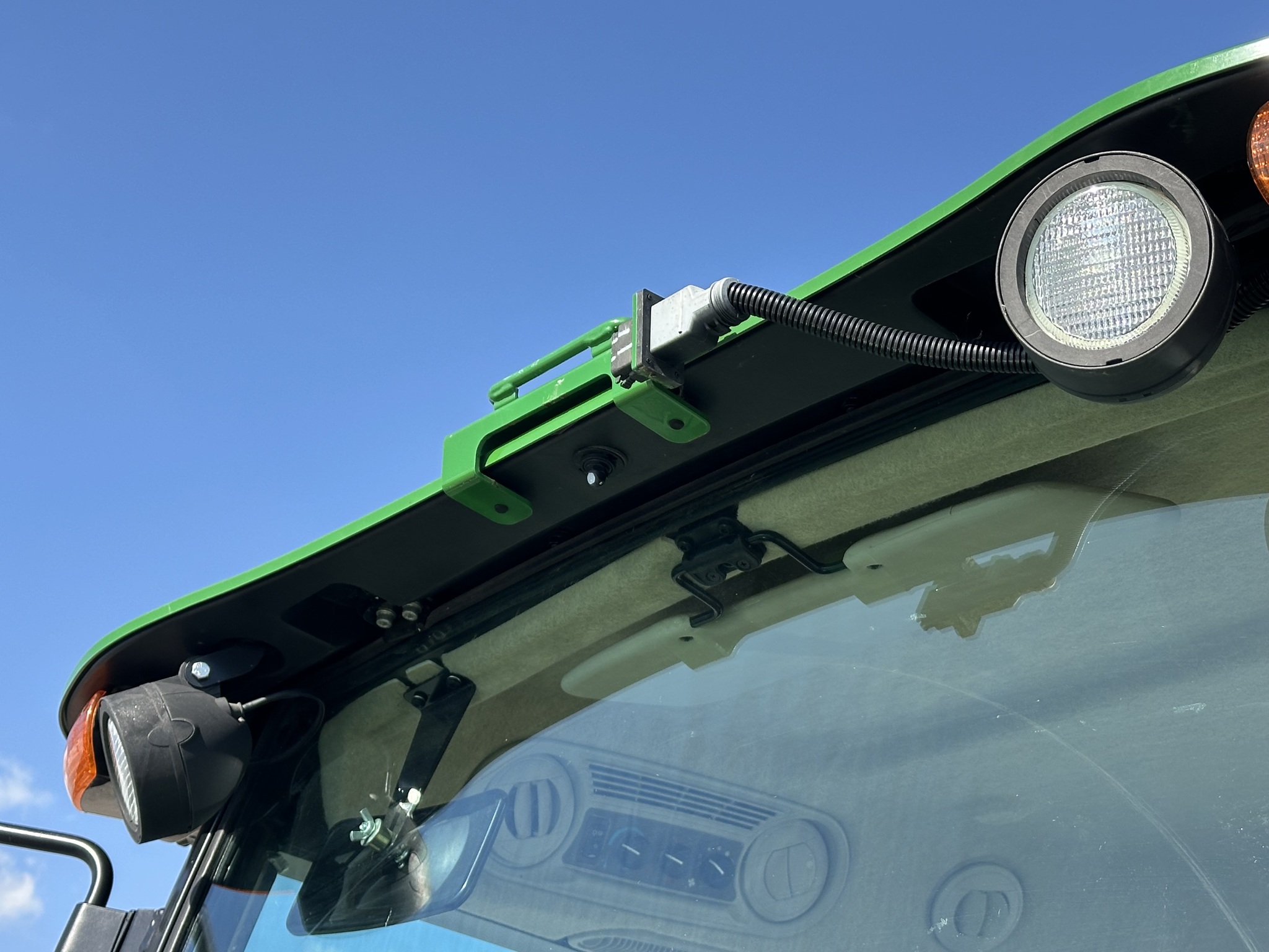 2023 John Deere 6120E Image 22