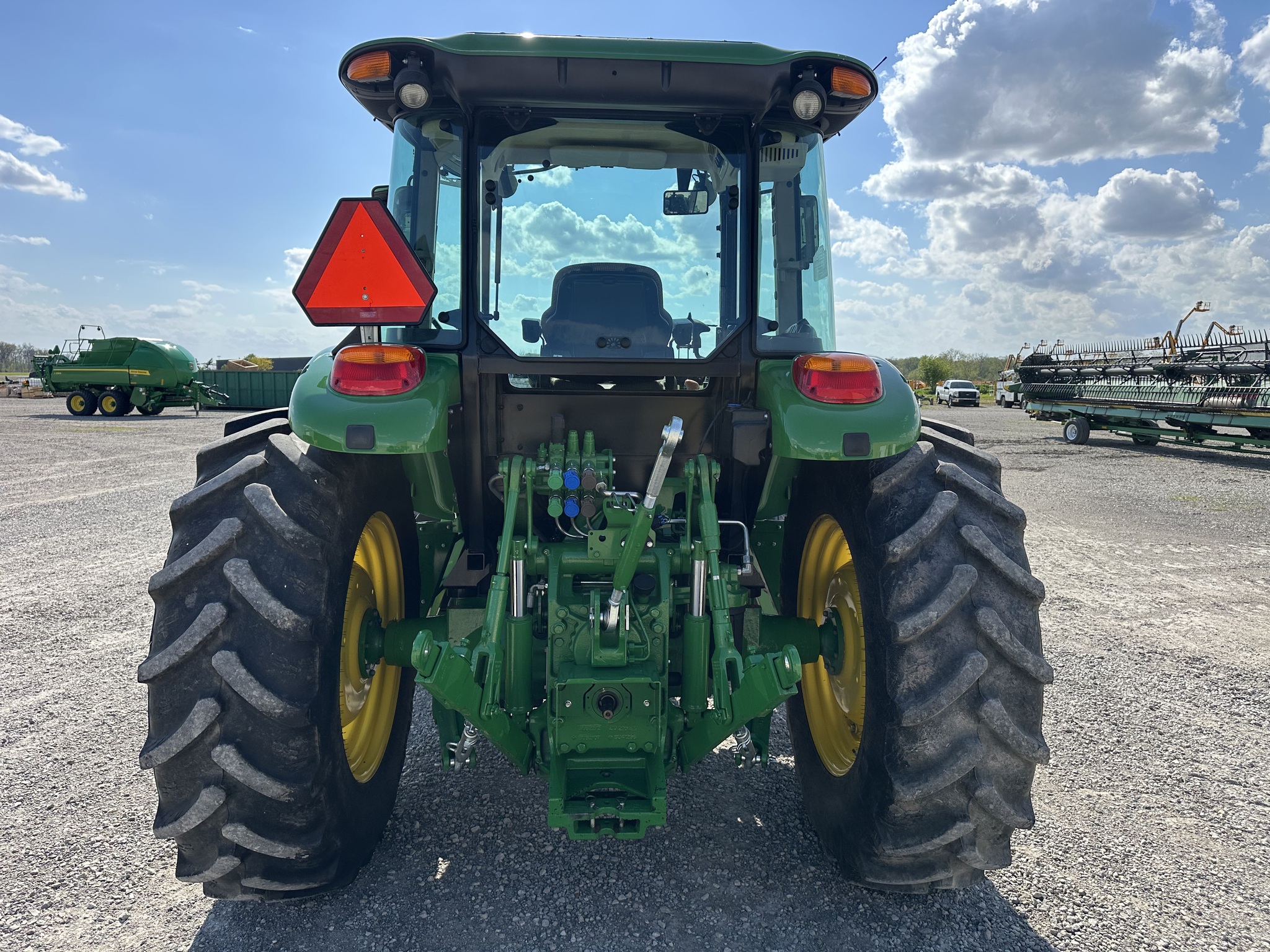 2023 John Deere 6120E Image 4