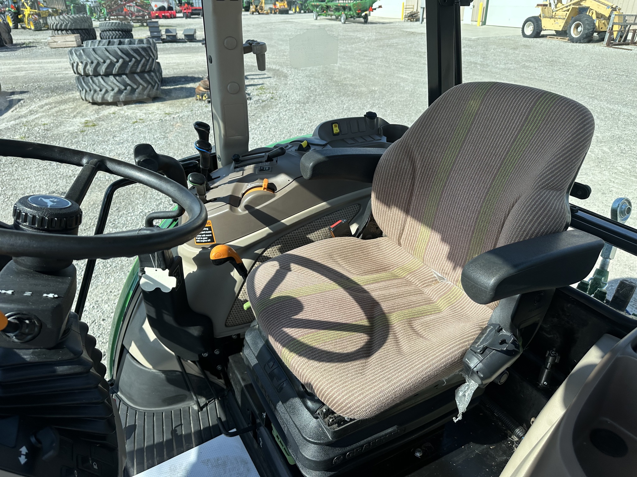 2023 John Deere 6120E Image 26