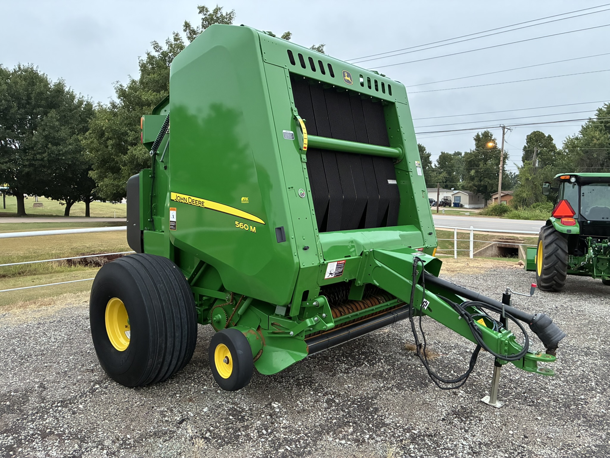 2021 John Deere 560M Image 7